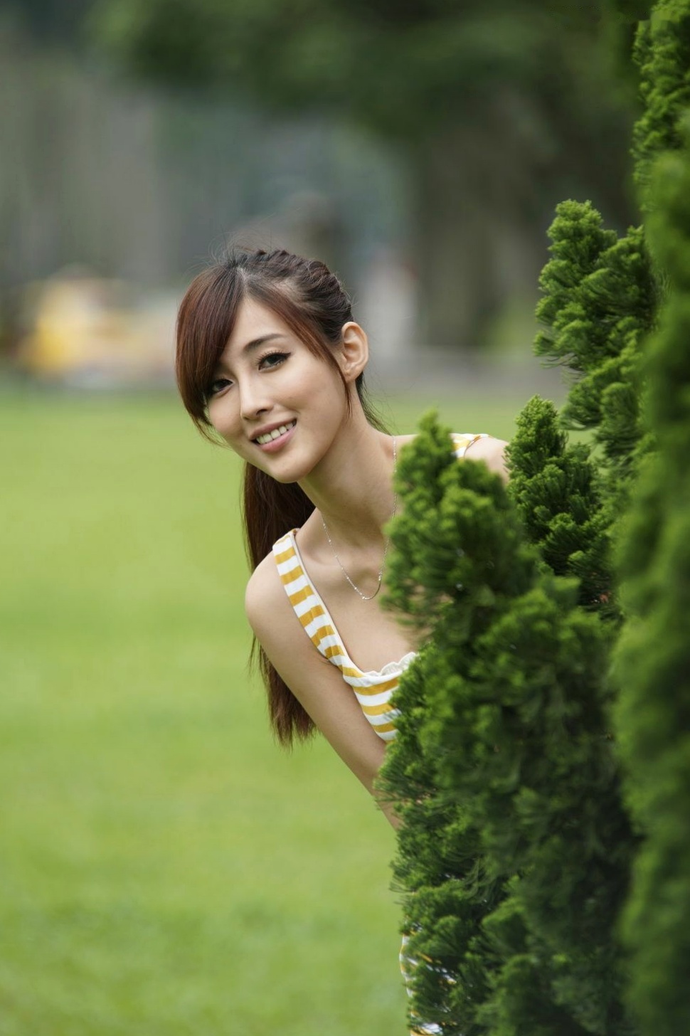 台湾正妹Kila晶晶/金允乔校园美拍:清新纯美针织衫户外写真系列图片