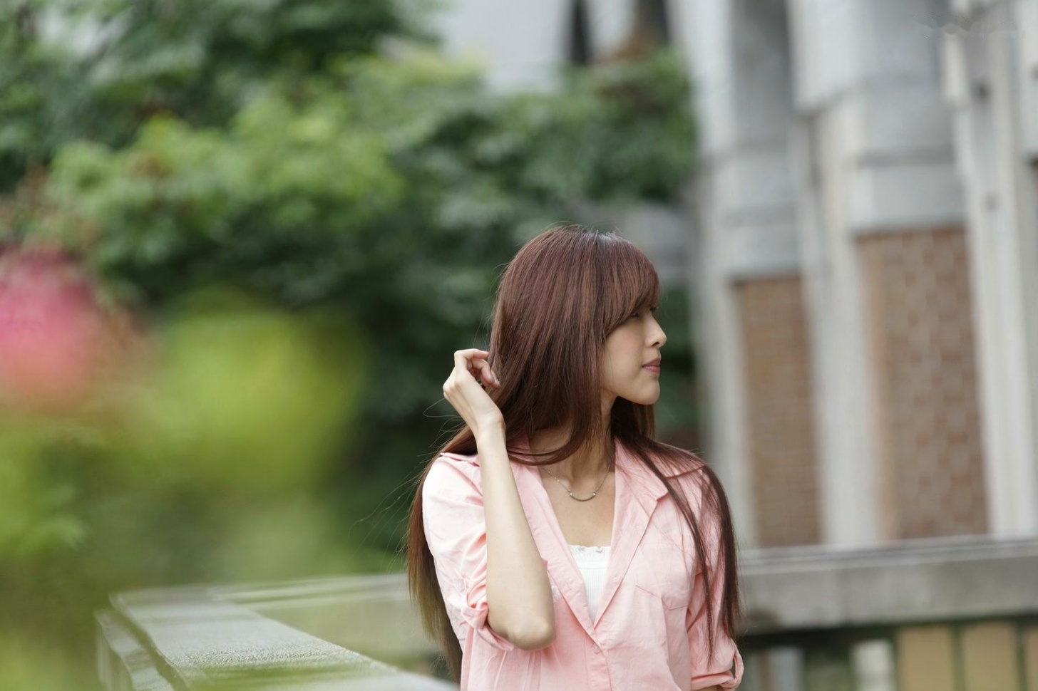 台湾正妹Kila晶晶/金允乔校园美拍:清新纯美针织衫户外写真系列图片