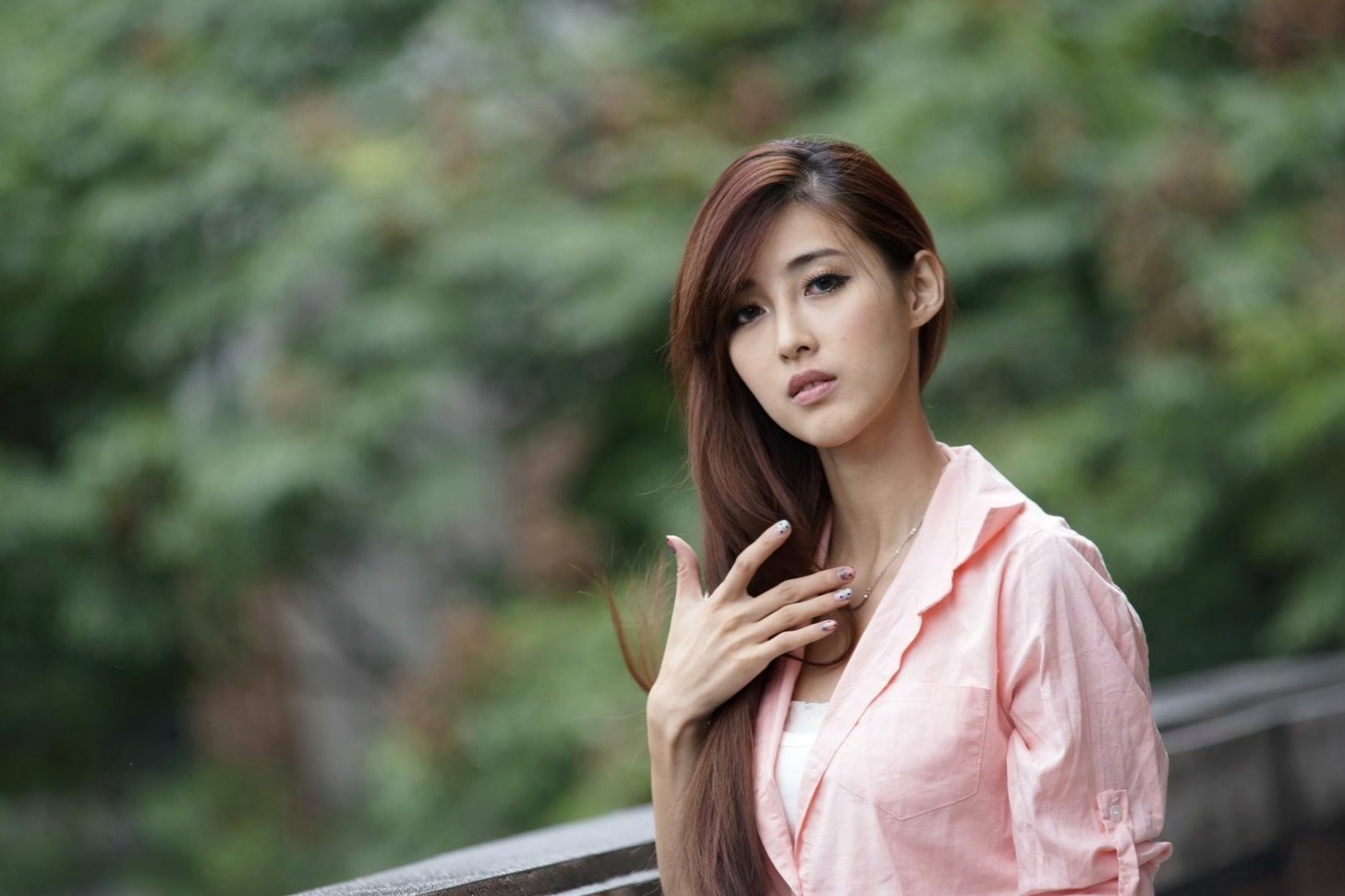 台湾正妹Kila晶晶/金允乔校园美拍:清新纯美针织衫户外写真系列图片