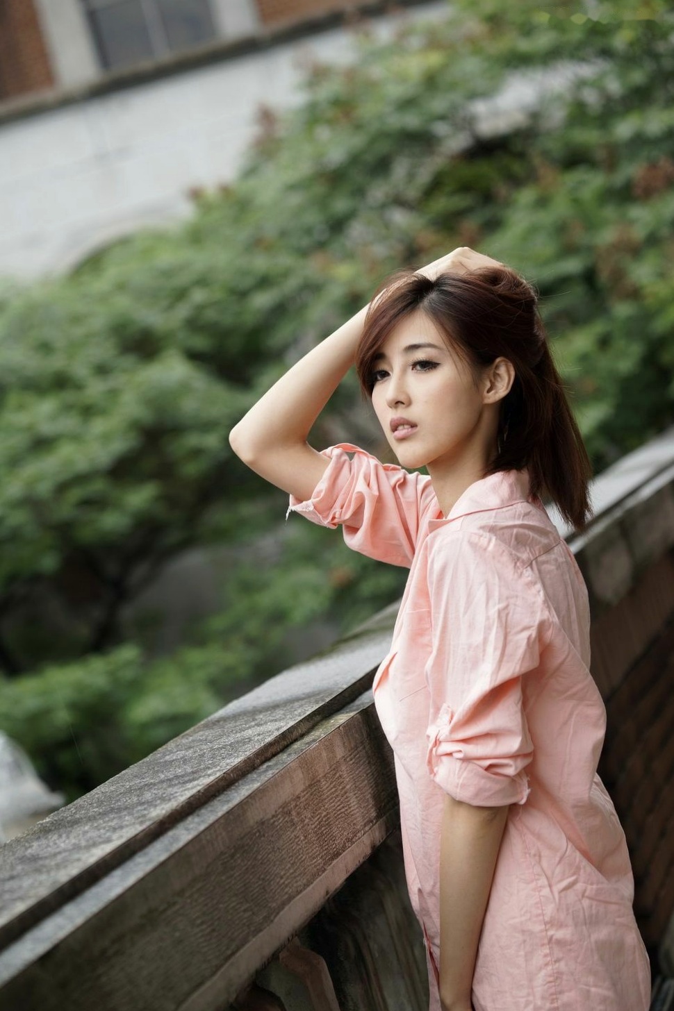 台湾正妹Kila晶晶/金允乔校园美拍:清新纯美针织衫户外写真系列图片