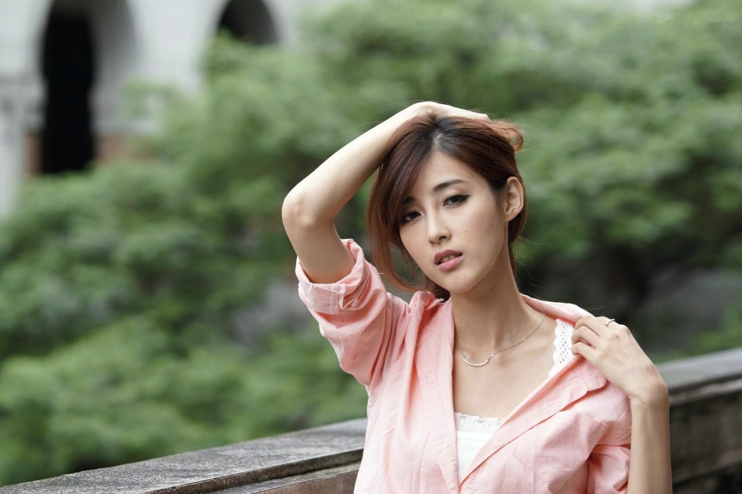 台湾正妹Kila晶晶/金允乔校园美拍:清新纯美针织衫户外写真系列图片