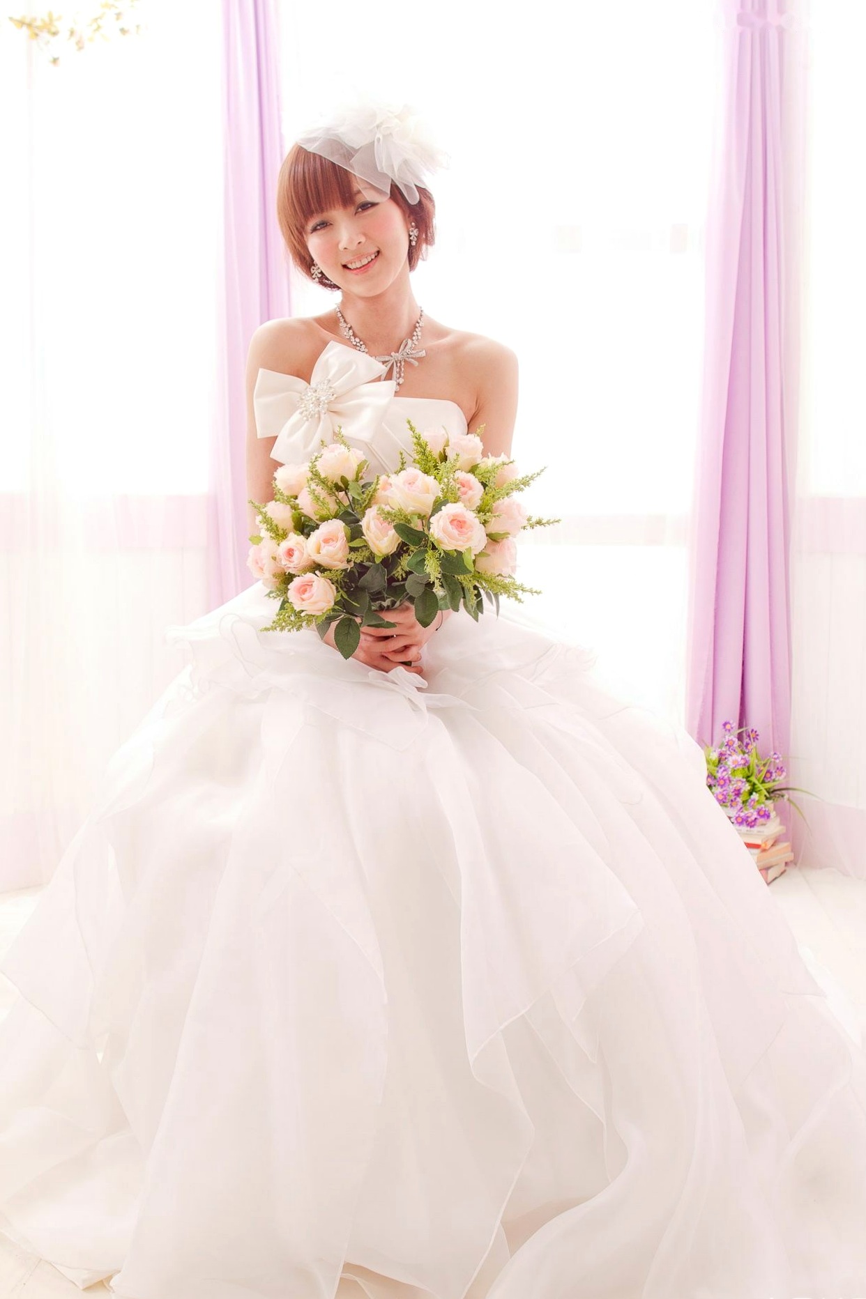 台湾正妹张凯洁高清写真:唯美婚纱与华丽礼服棚拍,尽显清新脱俗优雅气质