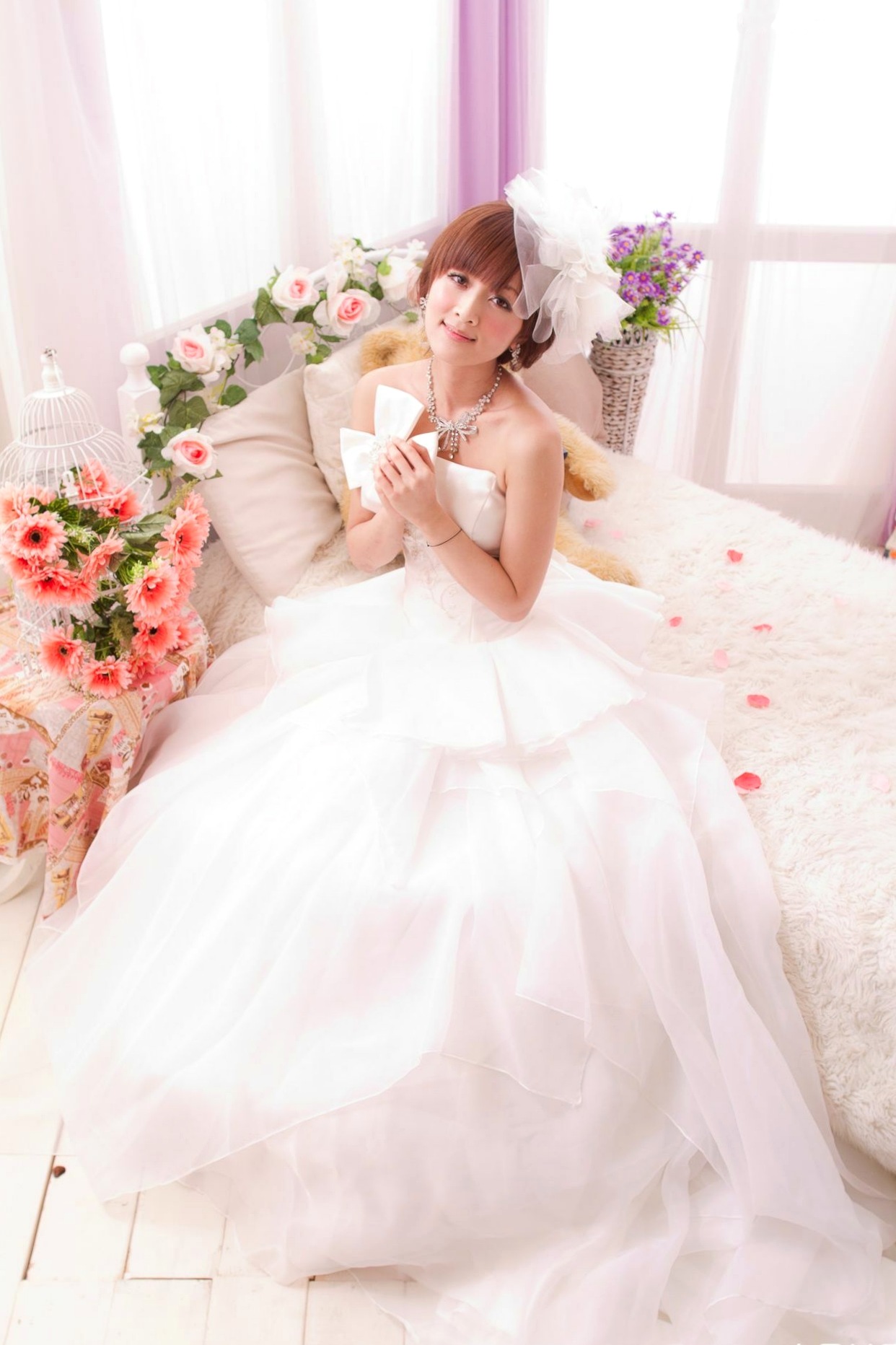 台湾正妹张凯洁高清写真:唯美婚纱与华丽礼服棚拍,尽显清新脱俗优雅气质