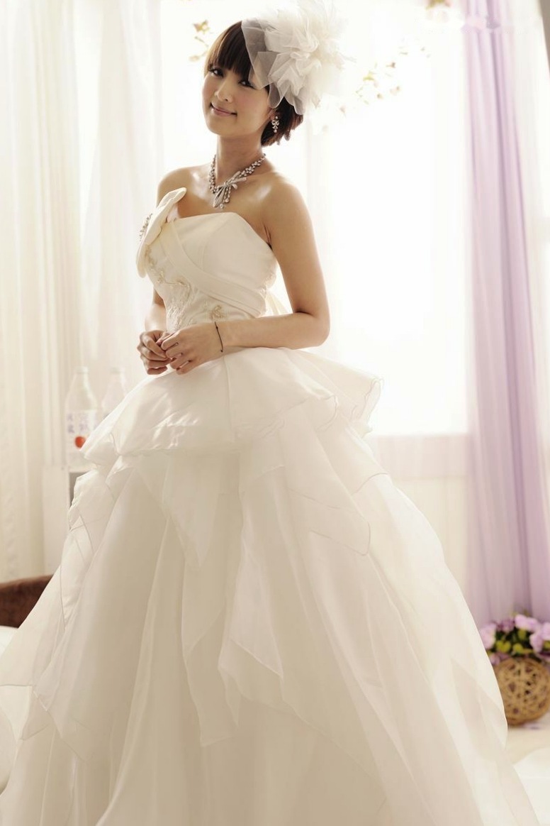 台湾正妹张凯洁高清写真:唯美婚纱与华丽礼服棚拍,尽显清新脱俗优雅气质
