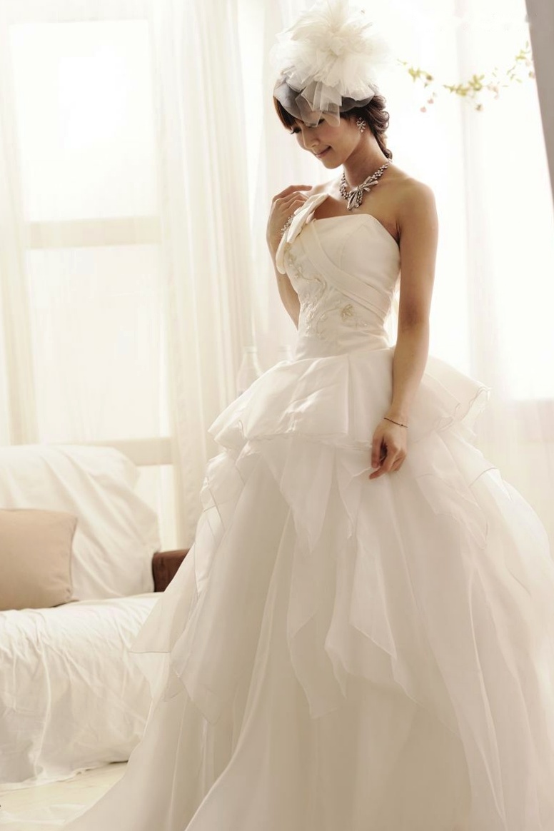 台湾正妹张凯洁高清写真:唯美婚纱与华丽礼服棚拍,尽显清新脱俗优雅气质