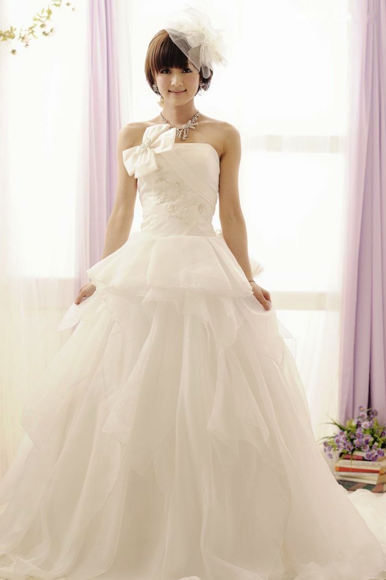 台湾正妹张凯洁高清写真:唯美婚纱与华丽礼服棚拍,尽显清新脱俗优雅气质
