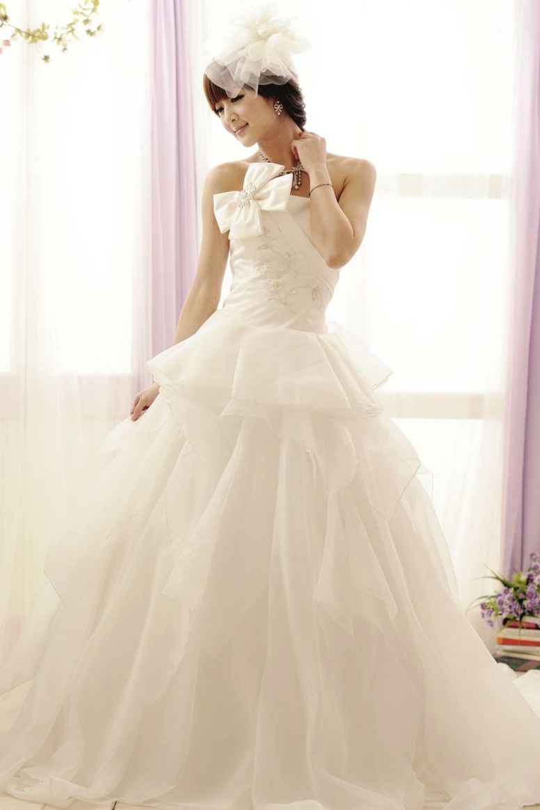 台湾正妹张凯洁高清写真:唯美婚纱与华丽礼服棚拍,尽显清新脱俗优雅气质