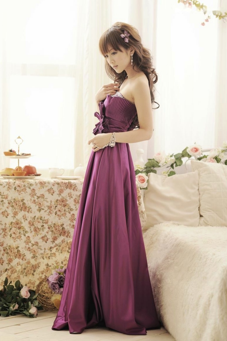 台湾正妹张凯洁高清写真:唯美婚纱与华丽礼服棚拍,尽显清新脱俗优雅气质