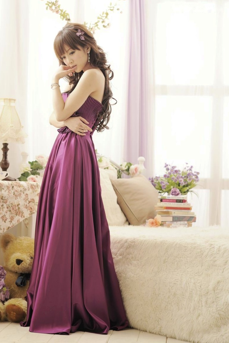 台湾正妹张凯洁高清写真:唯美婚纱与华丽礼服棚拍,尽显清新脱俗优雅气质