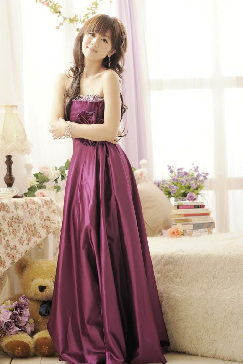 台湾正妹张凯洁高清写真:唯美婚纱与华丽礼服棚拍,尽显清新脱俗优雅气质