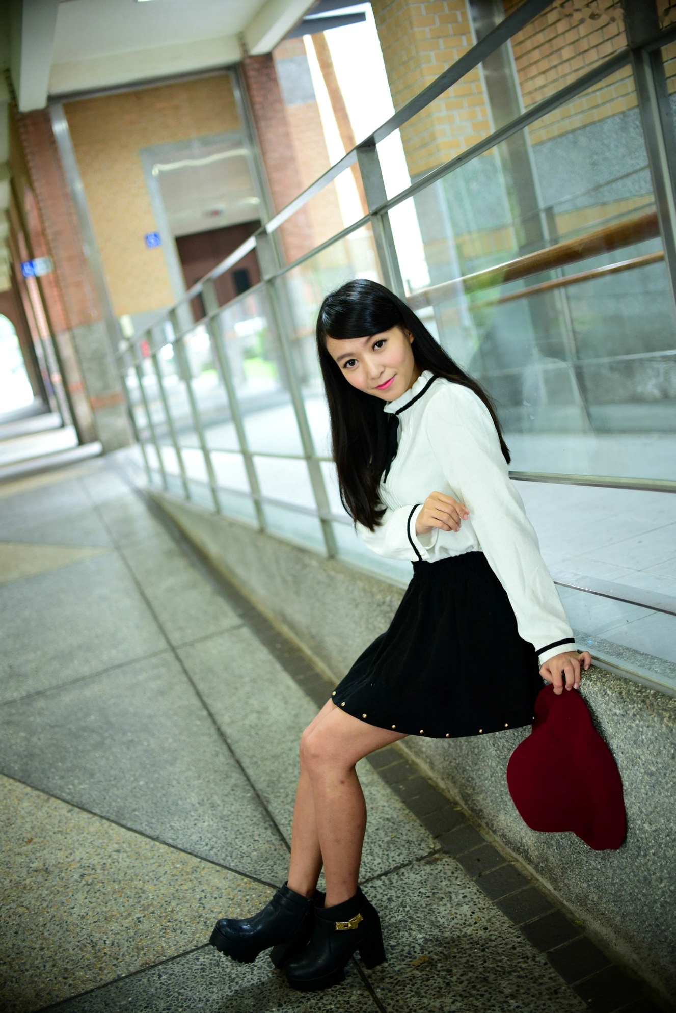 台湾正妹攸攸《台湾大学清新外拍》:初恋感校园风,甜美青春少女写真集
