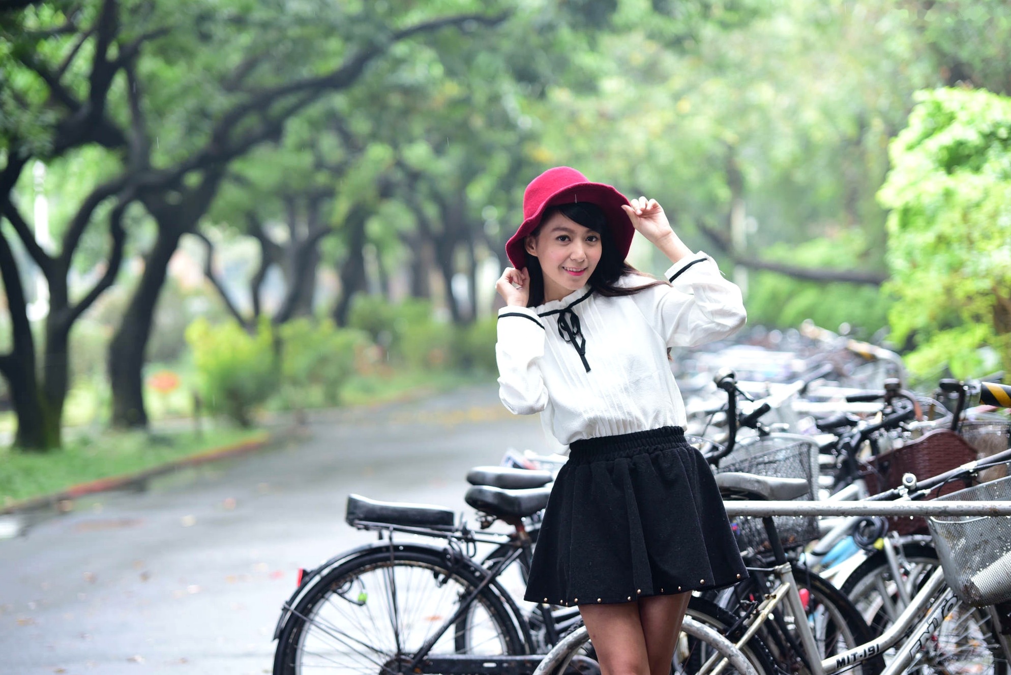 台湾正妹攸攸《台湾大学清新外拍》:初恋感校园风,甜美青春少女写真集