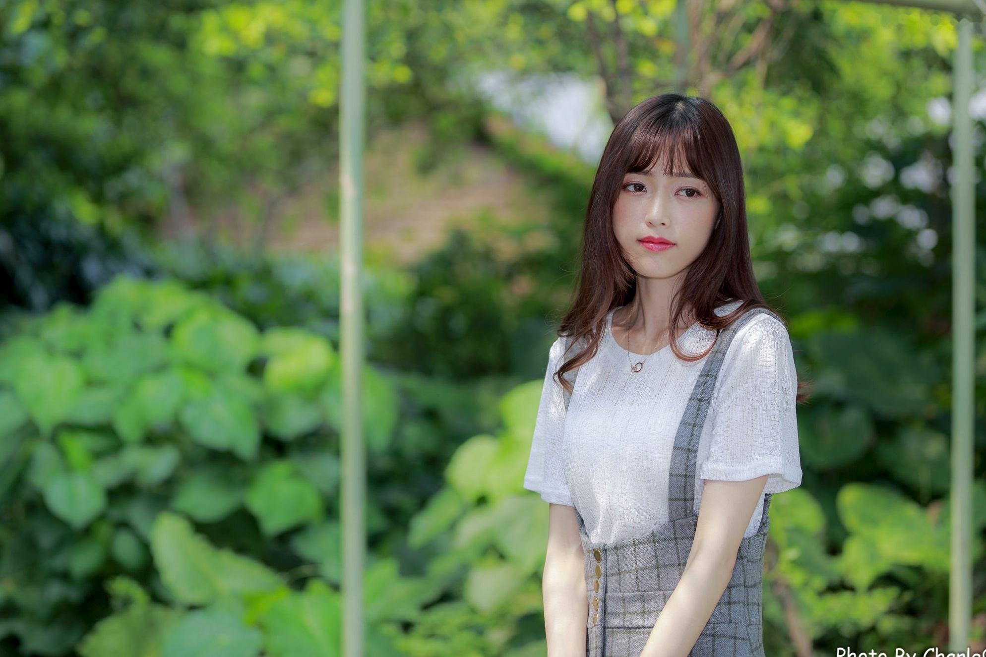 台湾正妹彭丽嘉(Lady憶憶)圆山花博户外写真,青春简约穿搭展现清新甜美气质
