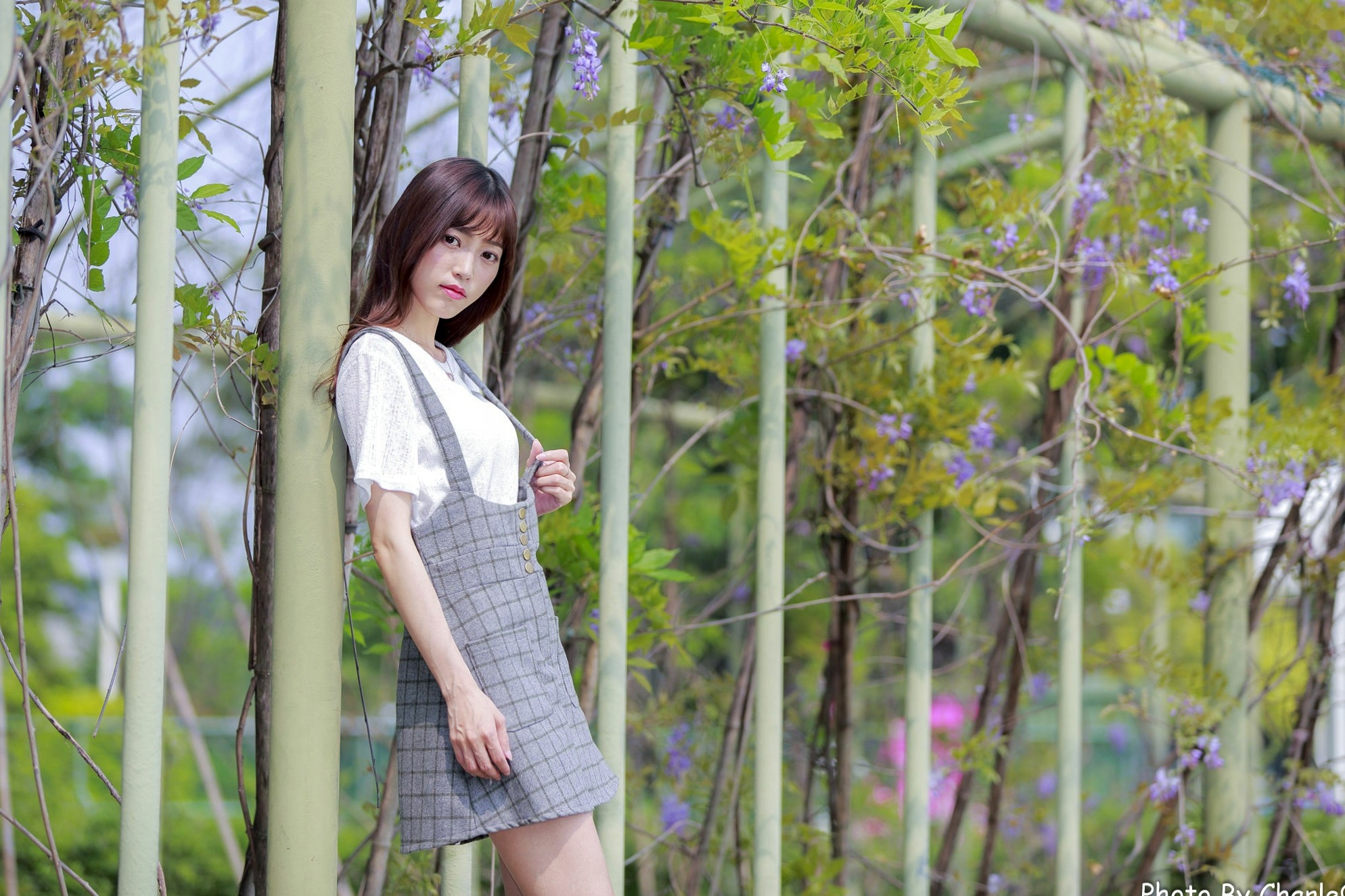 台湾正妹彭丽嘉(Lady憶憶)圆山花博户外写真,青春简约穿搭展现清新甜美气质