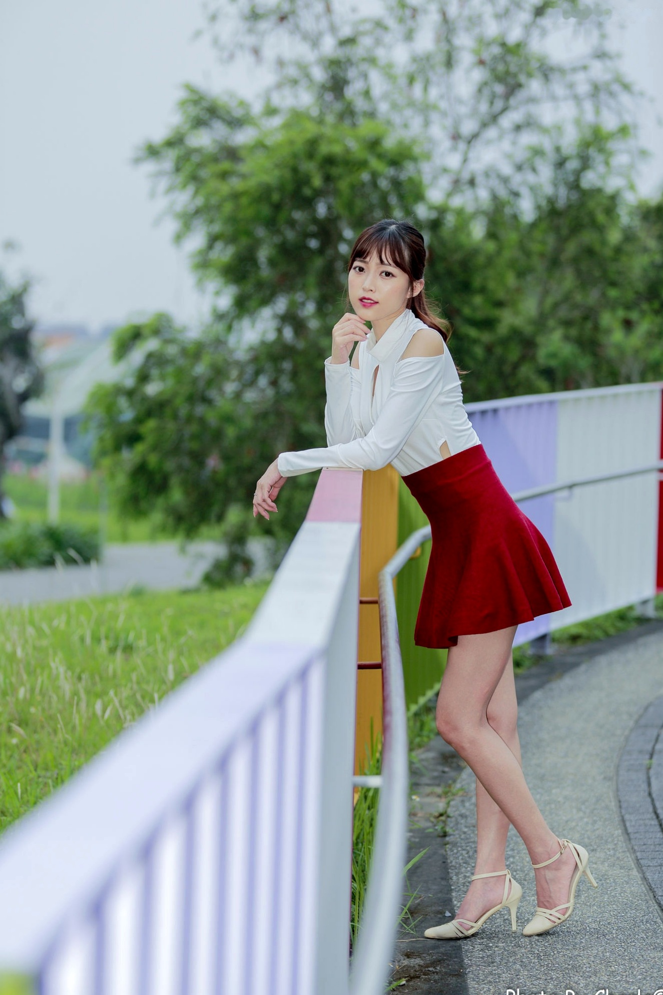 台湾正妹彭丽嘉(Lady憶憶)圆山花博户外写真,青春简约穿搭展现清新甜美气质