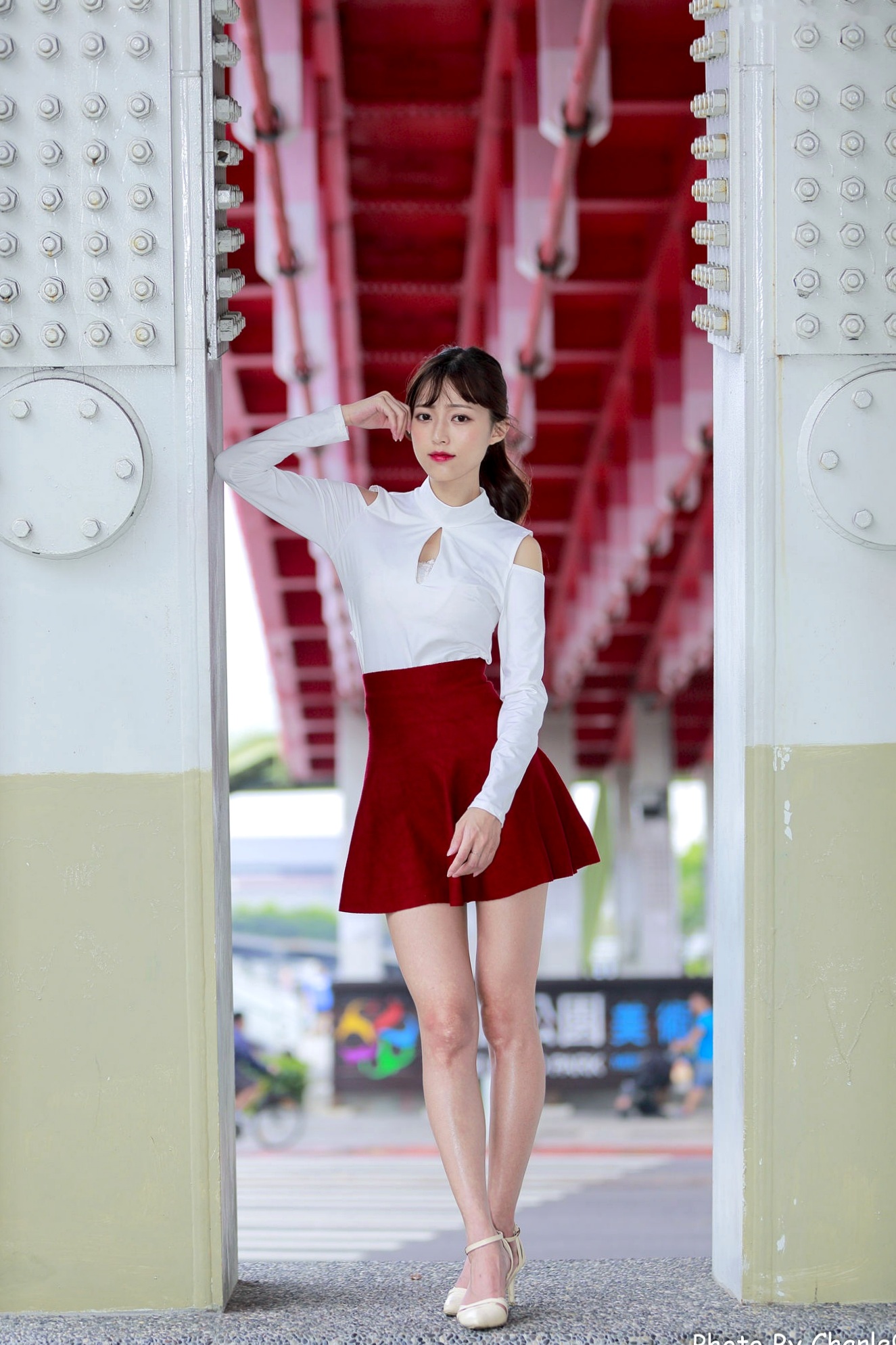 台湾正妹彭丽嘉(Lady憶憶)圆山花博户外写真,青春简约穿搭展现清新甜美气质