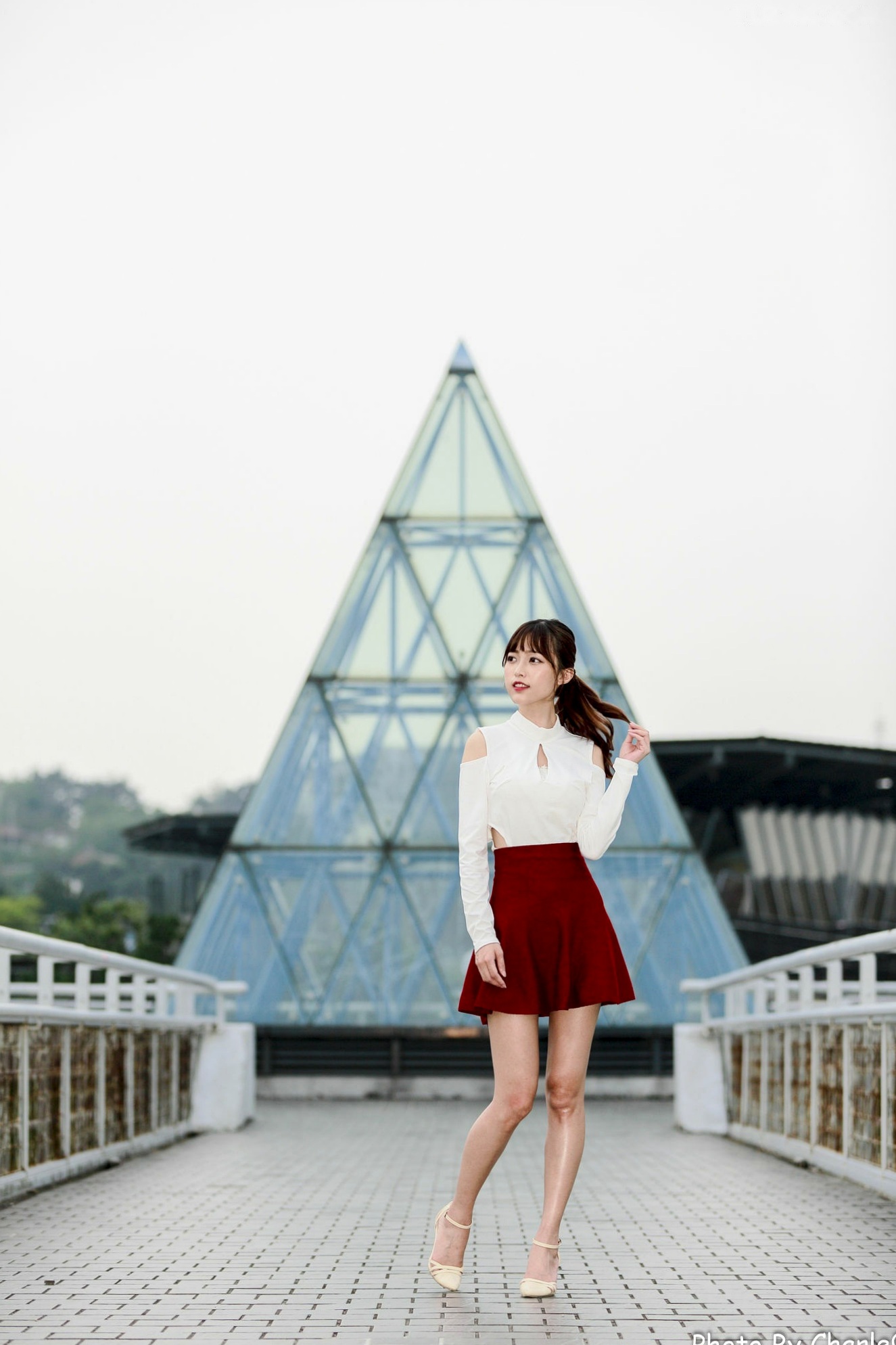 台湾正妹彭丽嘉(Lady憶憶)圆山花博户外写真,青春简约穿搭展现清新甜美气质