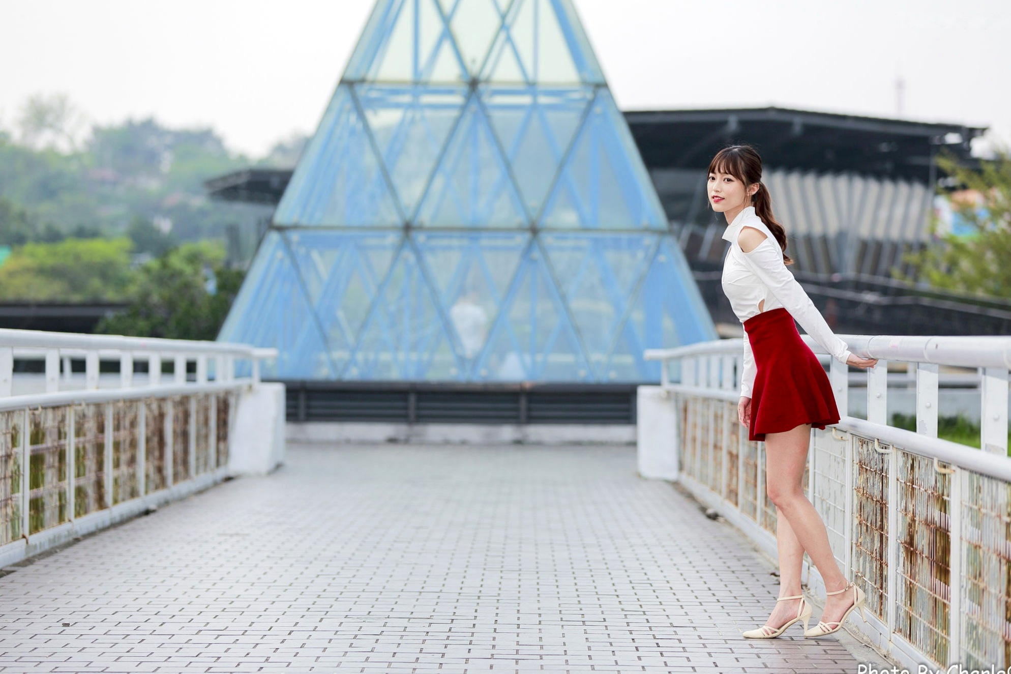 台湾正妹彭丽嘉(Lady憶憶)圆山花博户外写真,青春简约穿搭展现清新甜美气质