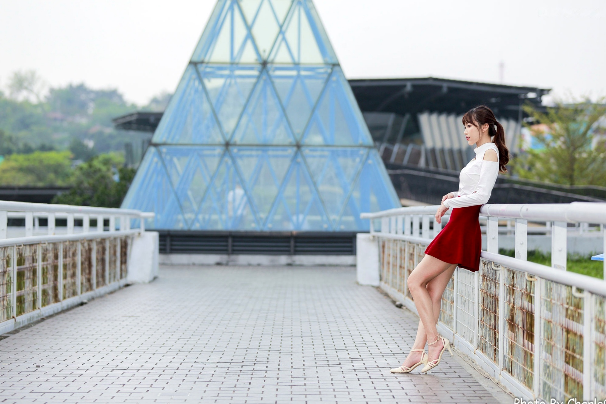 台湾正妹彭丽嘉(Lady憶憶)圆山花博户外写真,青春简约穿搭展现清新甜美气质
