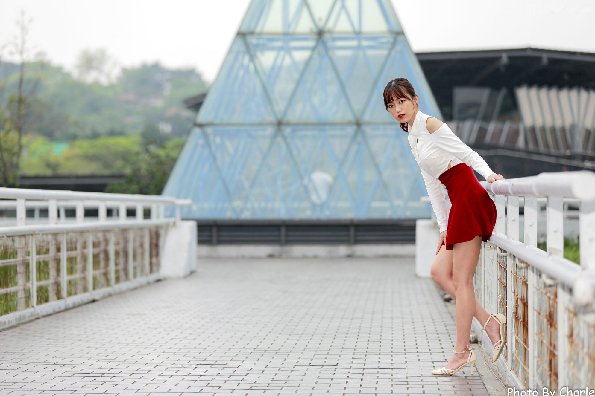 台湾正妹彭丽嘉(Lady憶憶)圆山花博户外写真,青春简约穿搭展现清新甜美气质