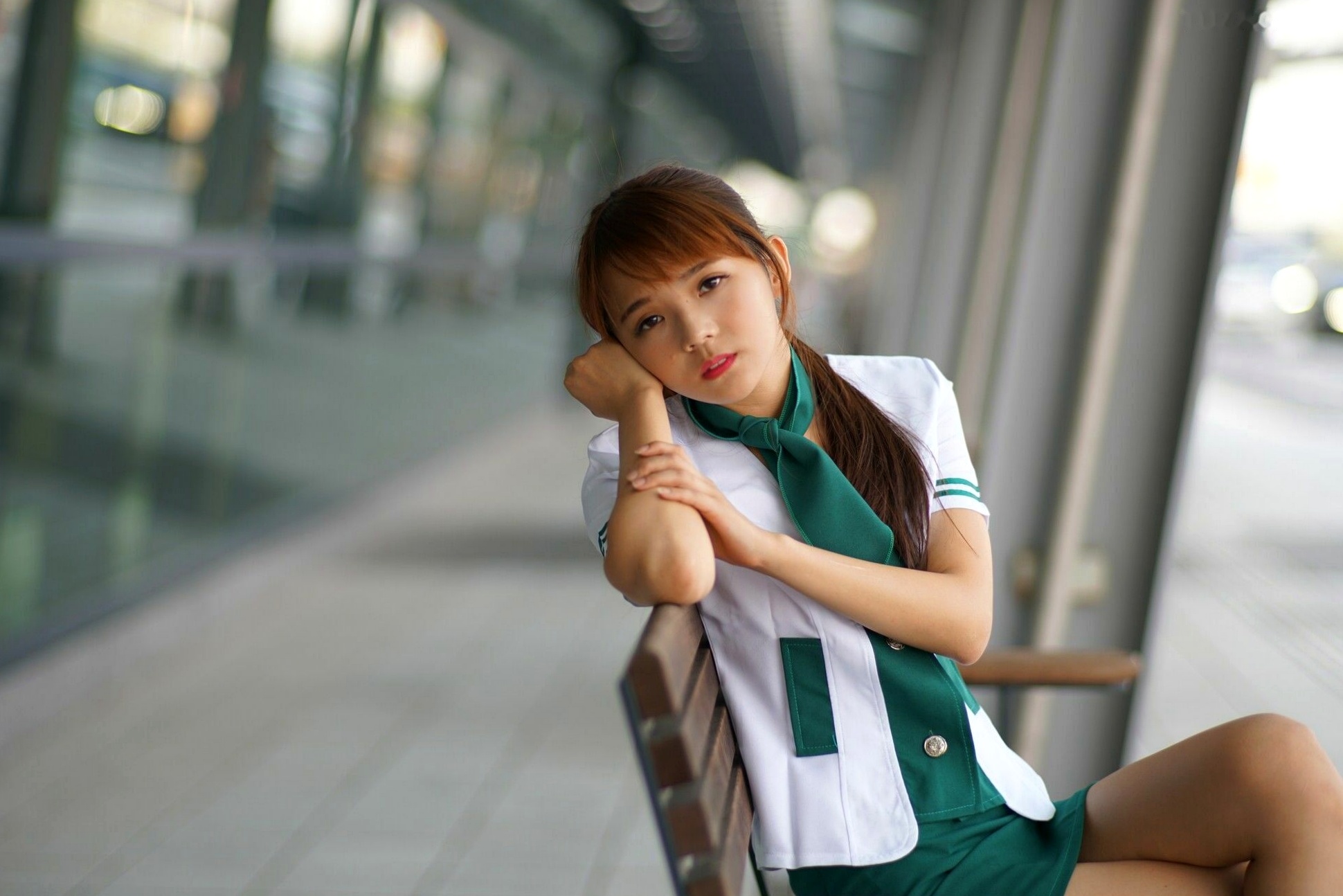 台湾正妹苏郁媛《烏日高鐵·空姐制服》甜美写真集 - 职场气质诱惑,制服美腿,都市温柔女神风