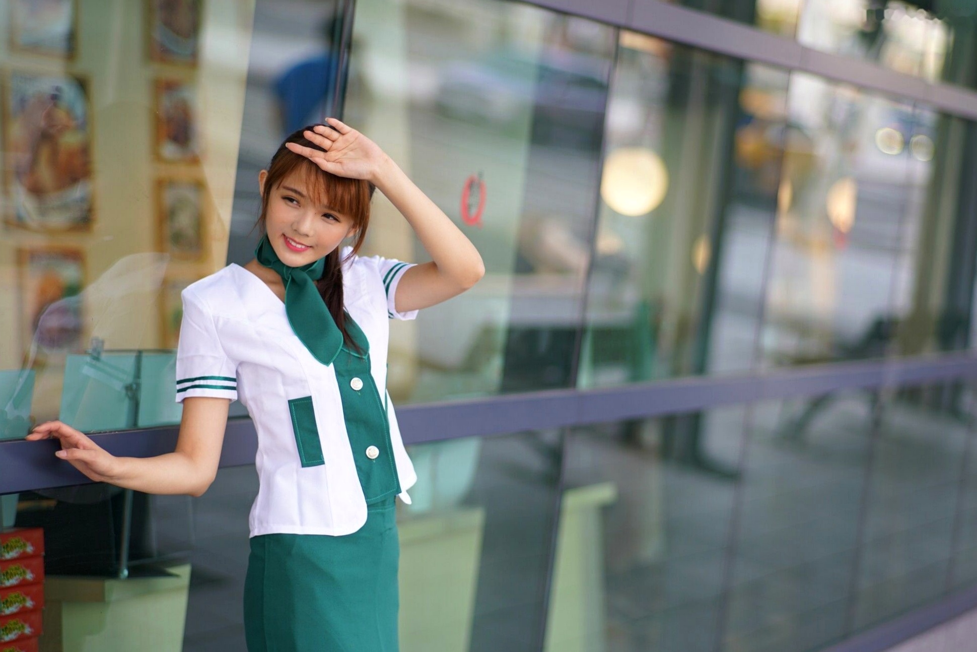 台湾正妹苏郁媛《烏日高鐵·空姐制服》甜美写真集 - 职场气质诱惑,制服美腿,都市温柔女神风