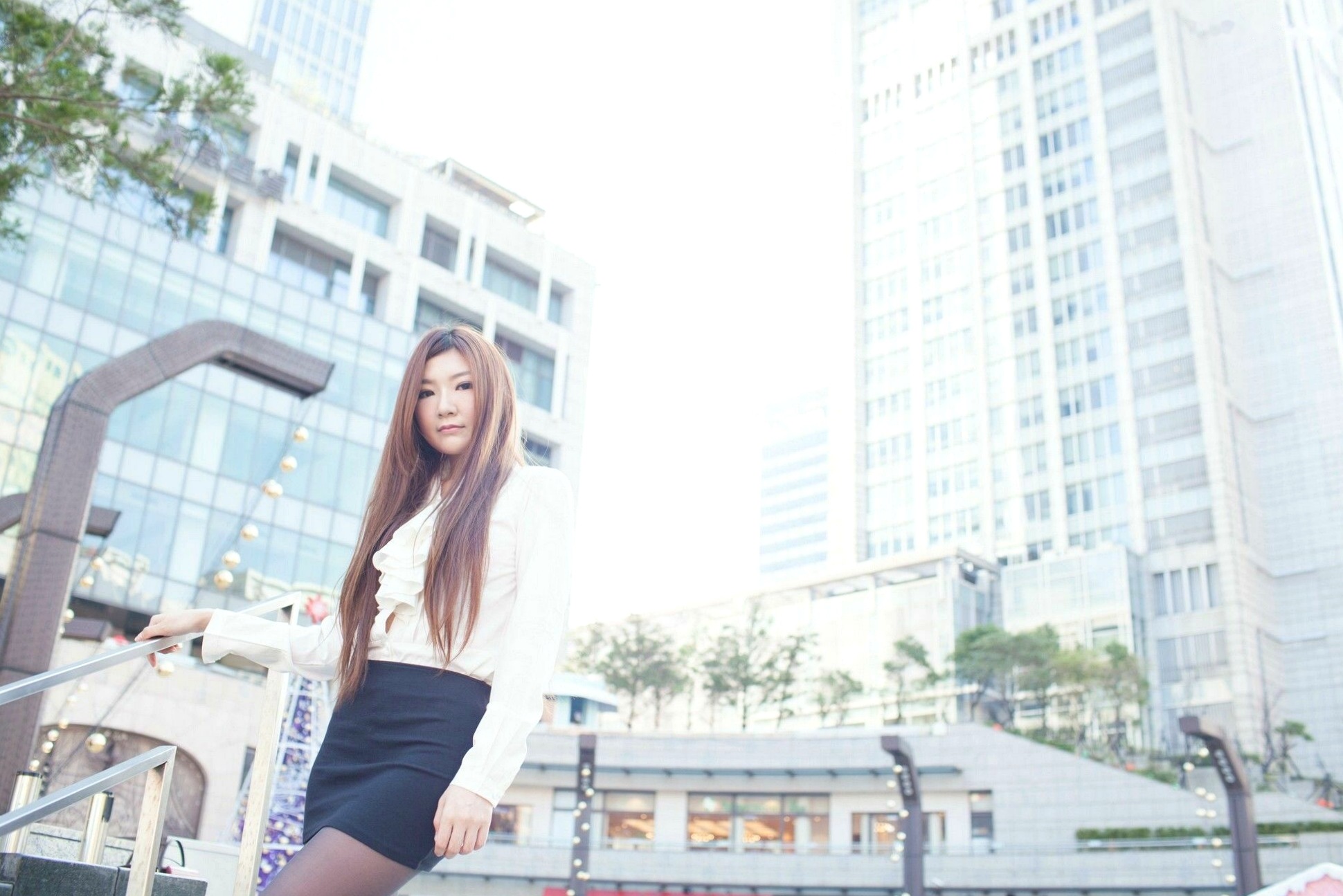 台湾正妹Michelle小羽/谢馥羽《信义区街拍黑丝OL》时尚职场制服诱惑写真集