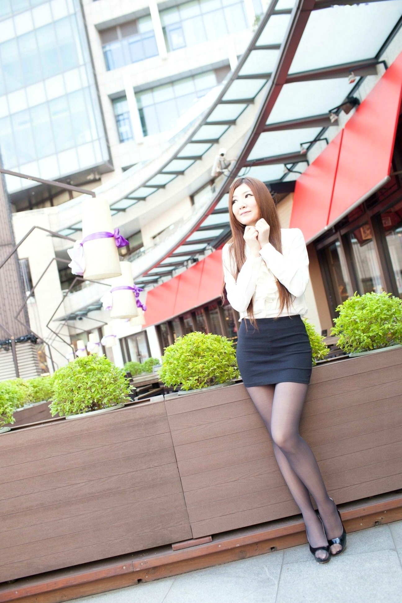 台湾正妹Michelle小羽/谢馥羽《信义区街拍黑丝OL》时尚职场制服诱惑写真集
