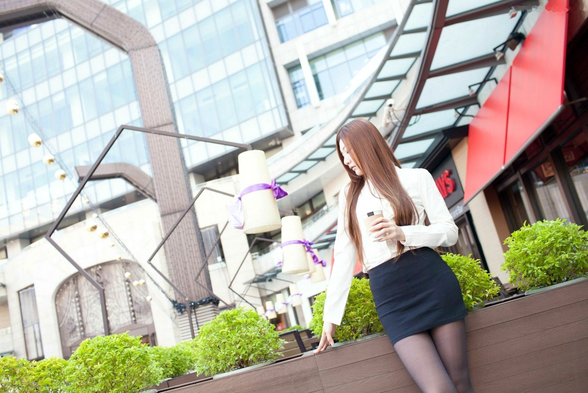 台湾正妹Michelle小羽/谢馥羽《信义区街拍黑丝OL》时尚职场制服诱惑写真集