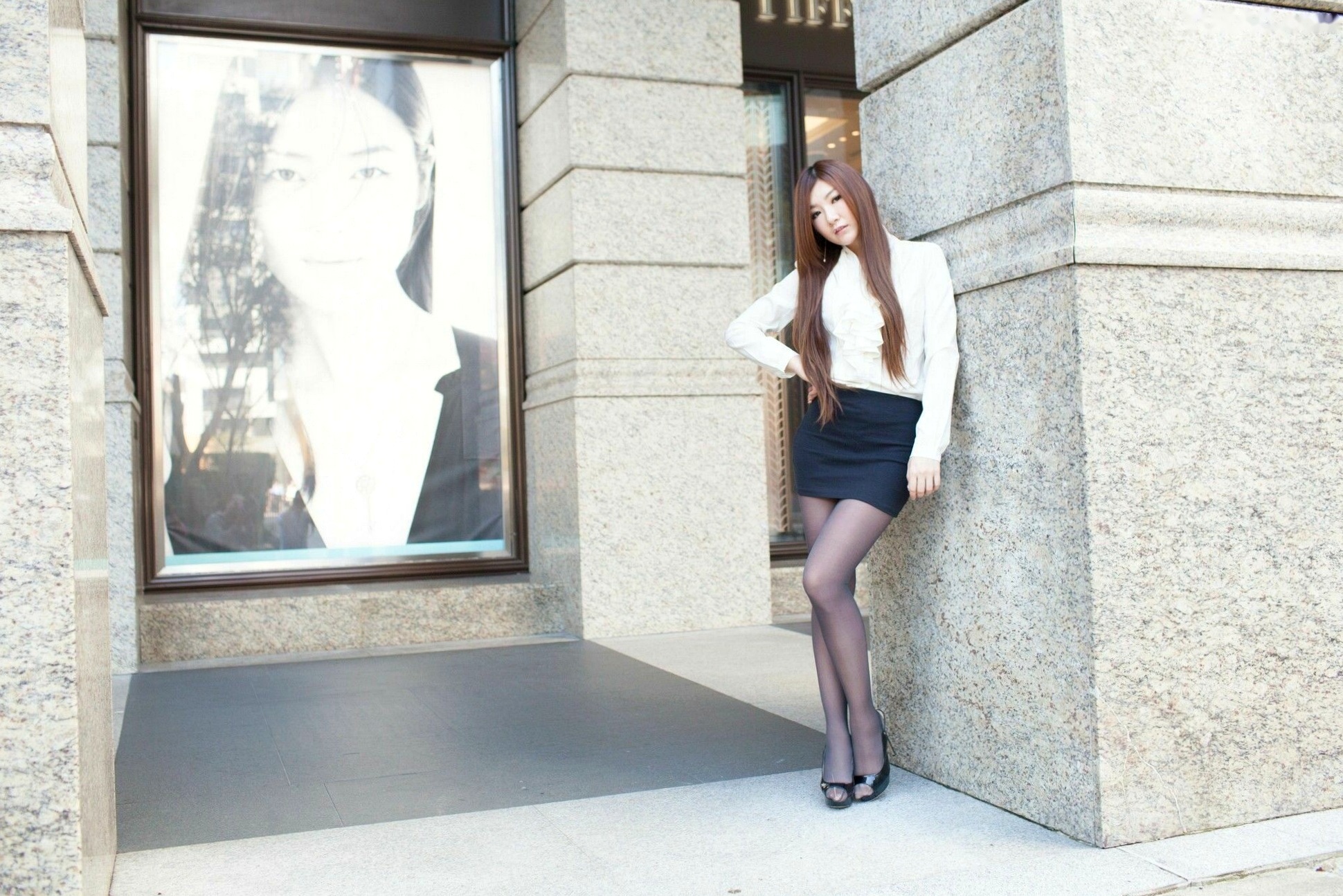 台湾正妹Michelle小羽/谢馥羽《信义区街拍黑丝OL》时尚职场制服诱惑写真集