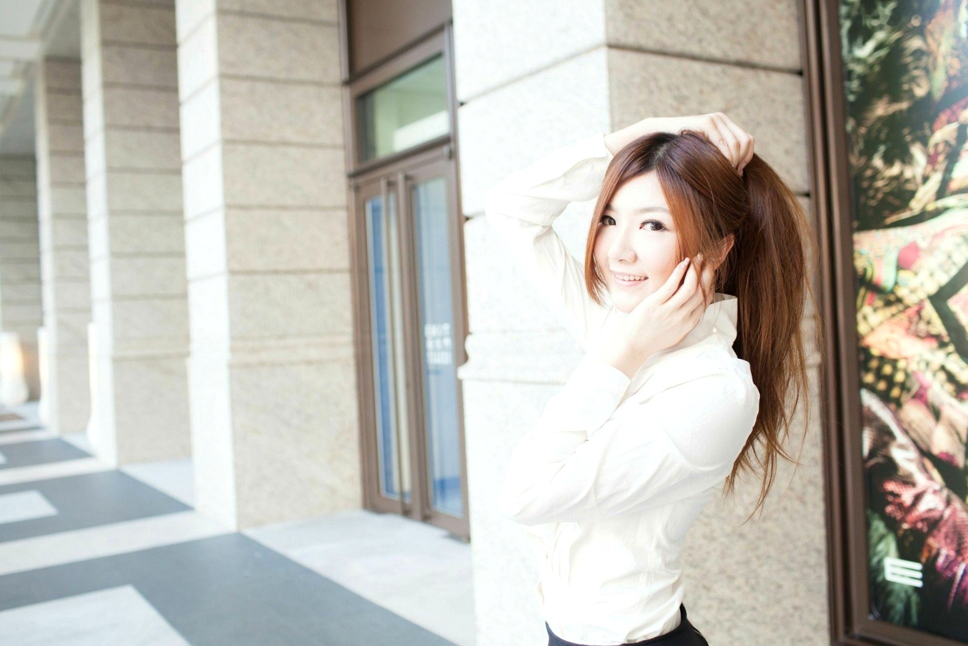 台湾正妹Michelle小羽/谢馥羽《信义区街拍黑丝OL》时尚职场制服诱惑写真集