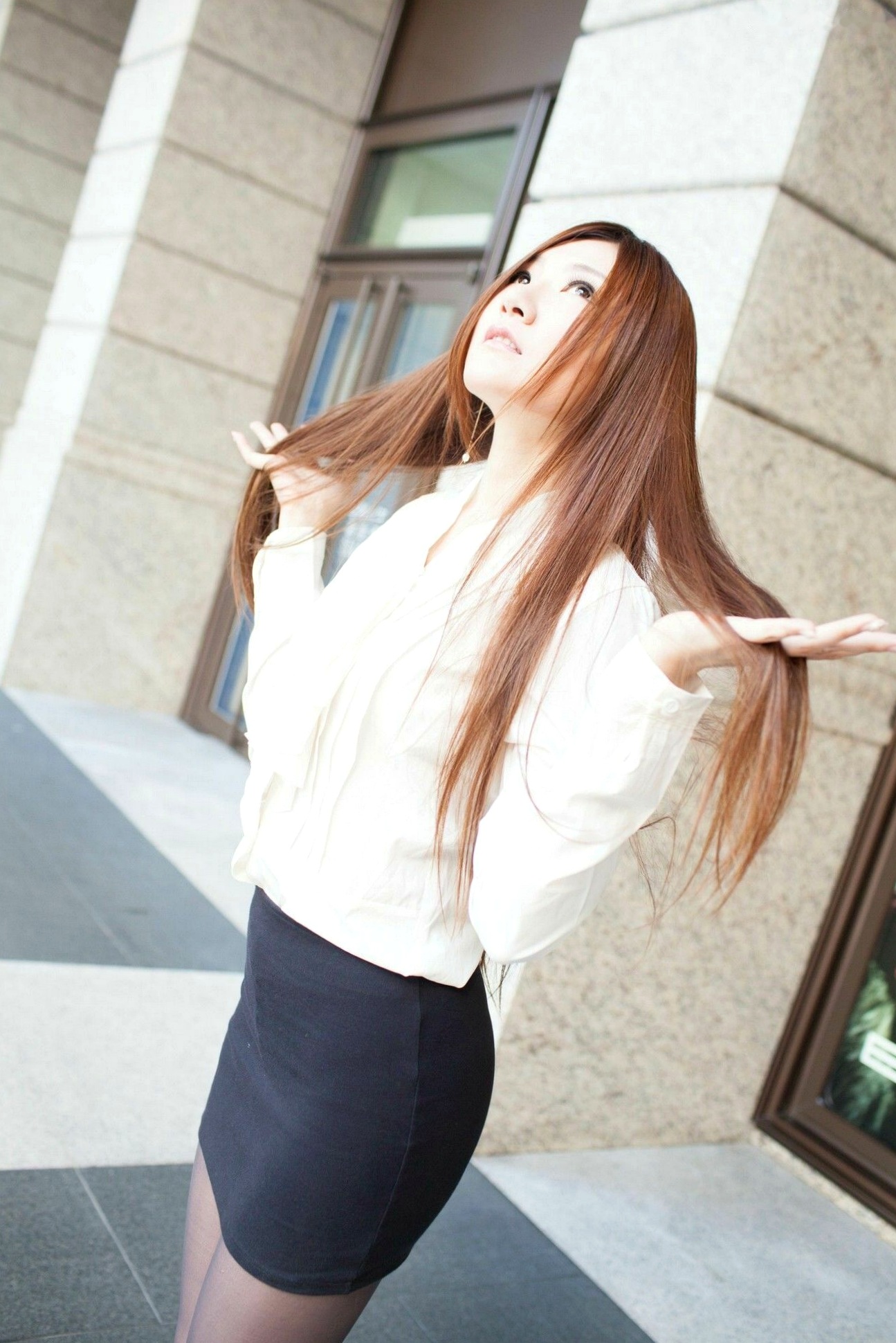 台湾正妹Michelle小羽/谢馥羽《信义区街拍黑丝OL》时尚职场制服诱惑写真集