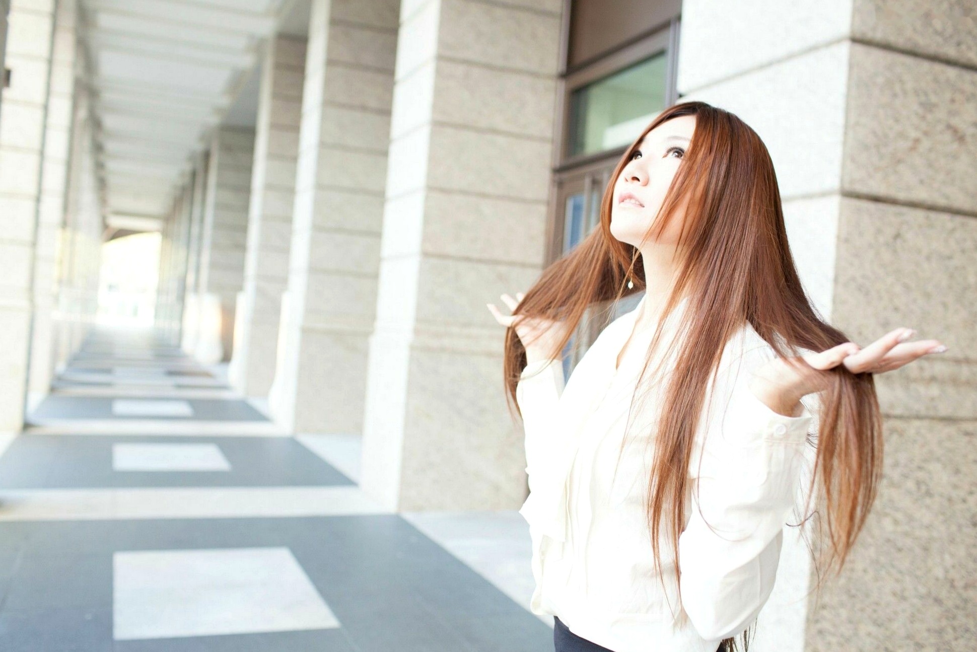 台湾正妹Michelle小羽/谢馥羽《信义区街拍黑丝OL》时尚职场制服诱惑写真集