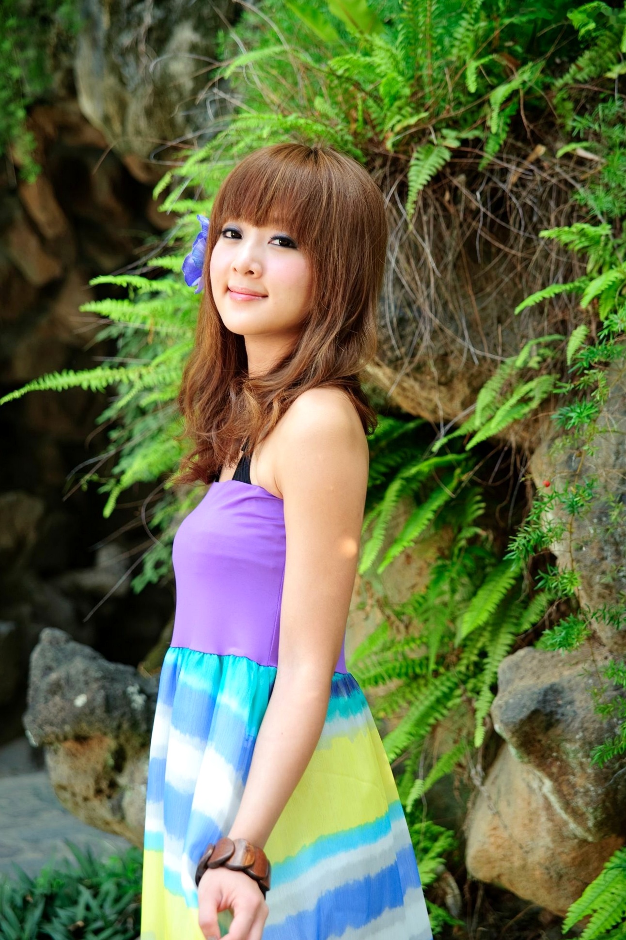 台湾正妹Mikako/果子MM户外唯美写真,华丽宫廷风与清新夏日裙装,双溪公园士林官邸赏心悦目实拍