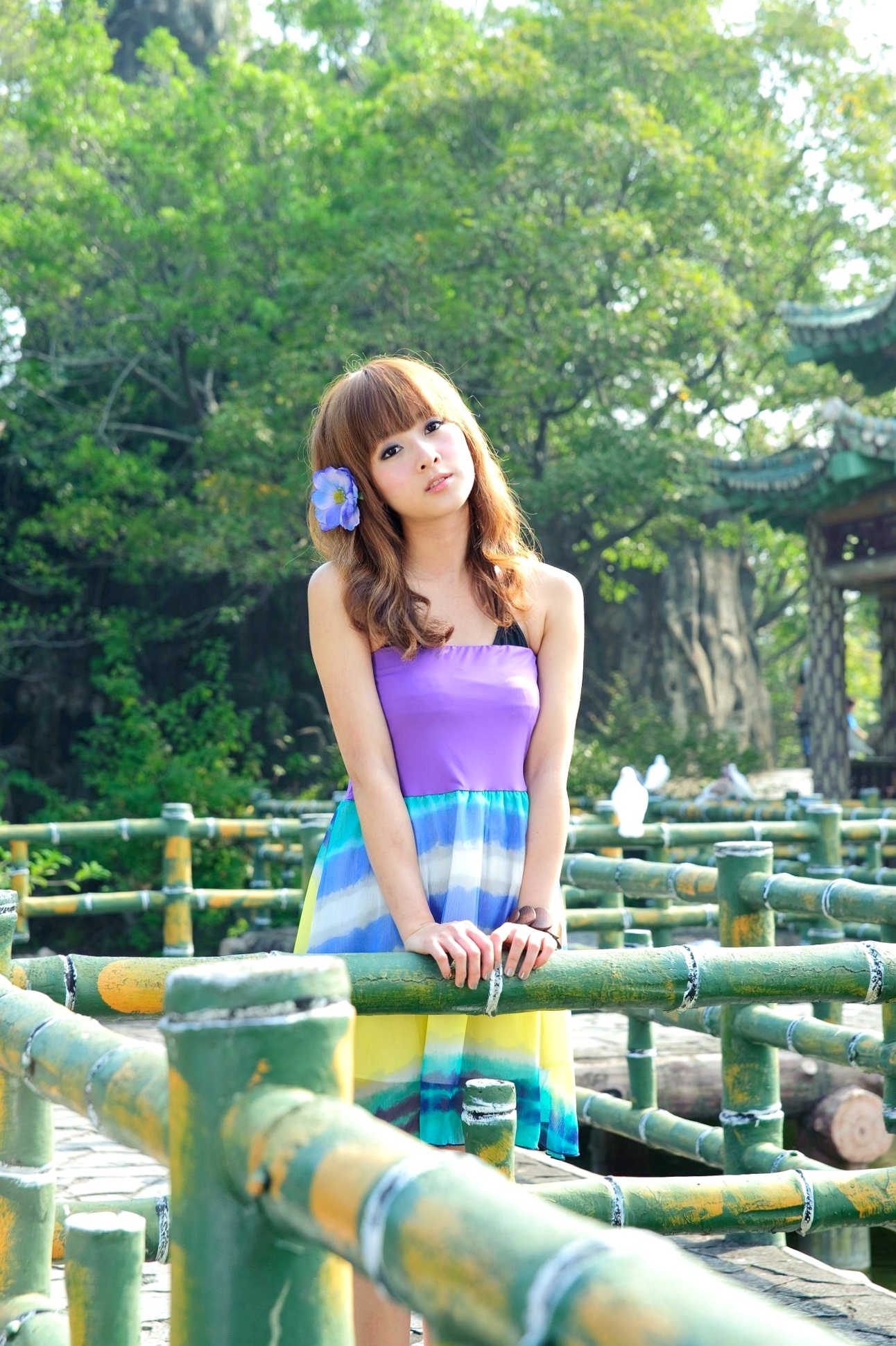 台湾正妹Mikako/果子MM户外唯美写真,华丽宫廷风与清新夏日裙装,双溪公园士林官邸赏心悦目实拍