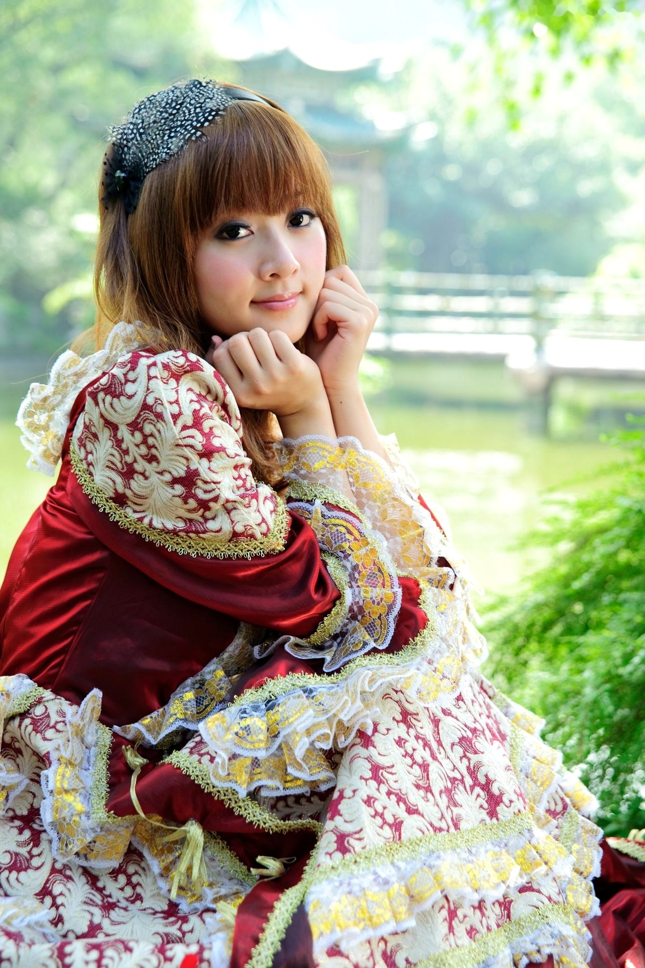 台湾正妹Mikako/果子MM户外唯美写真,华丽宫廷风与清新夏日裙装,双溪公园士林官邸赏心悦目实拍