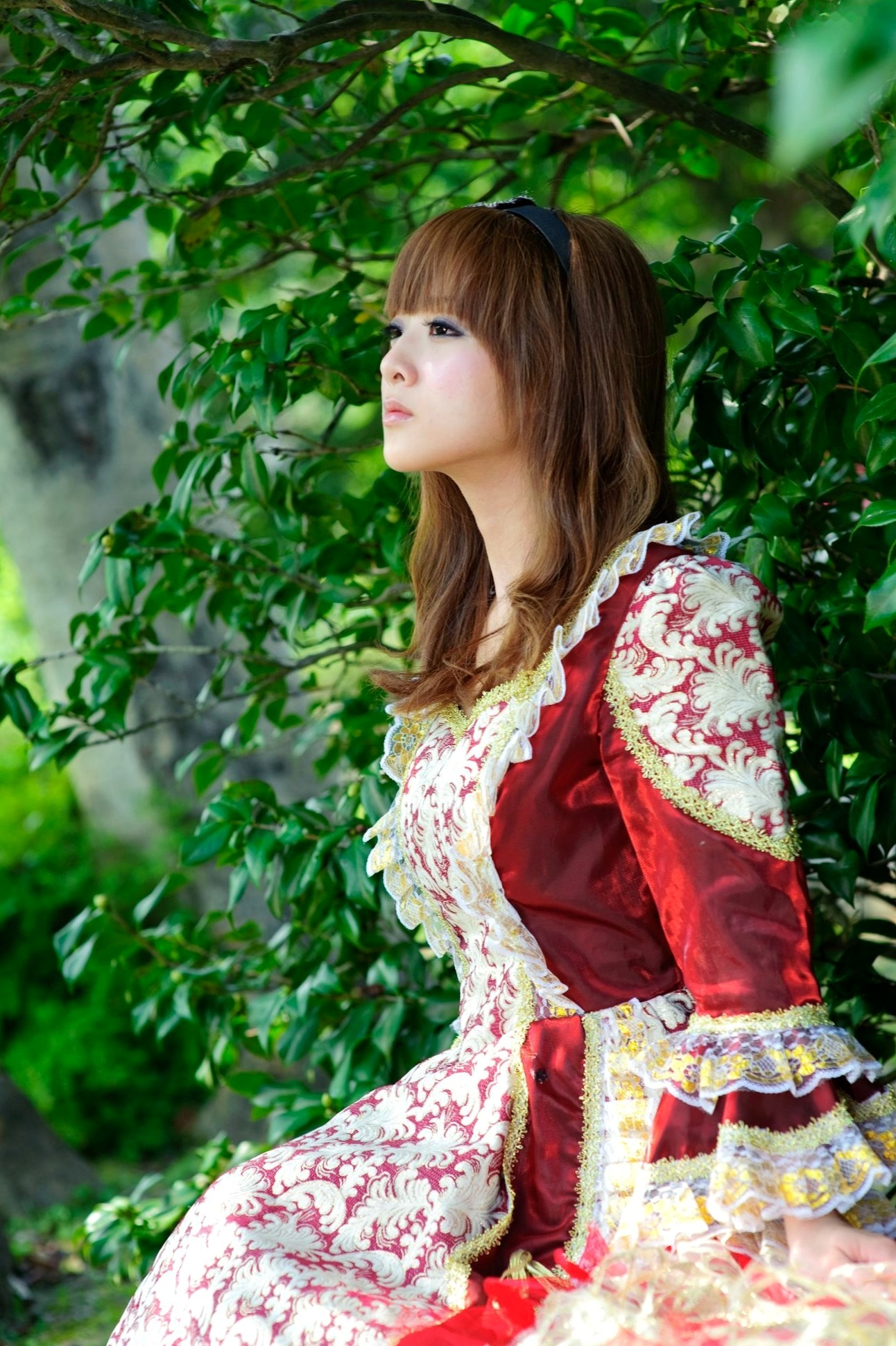 台湾正妹Mikako/果子MM户外唯美写真,华丽宫廷风与清新夏日裙装,双溪公园士林官邸赏心悦目实拍