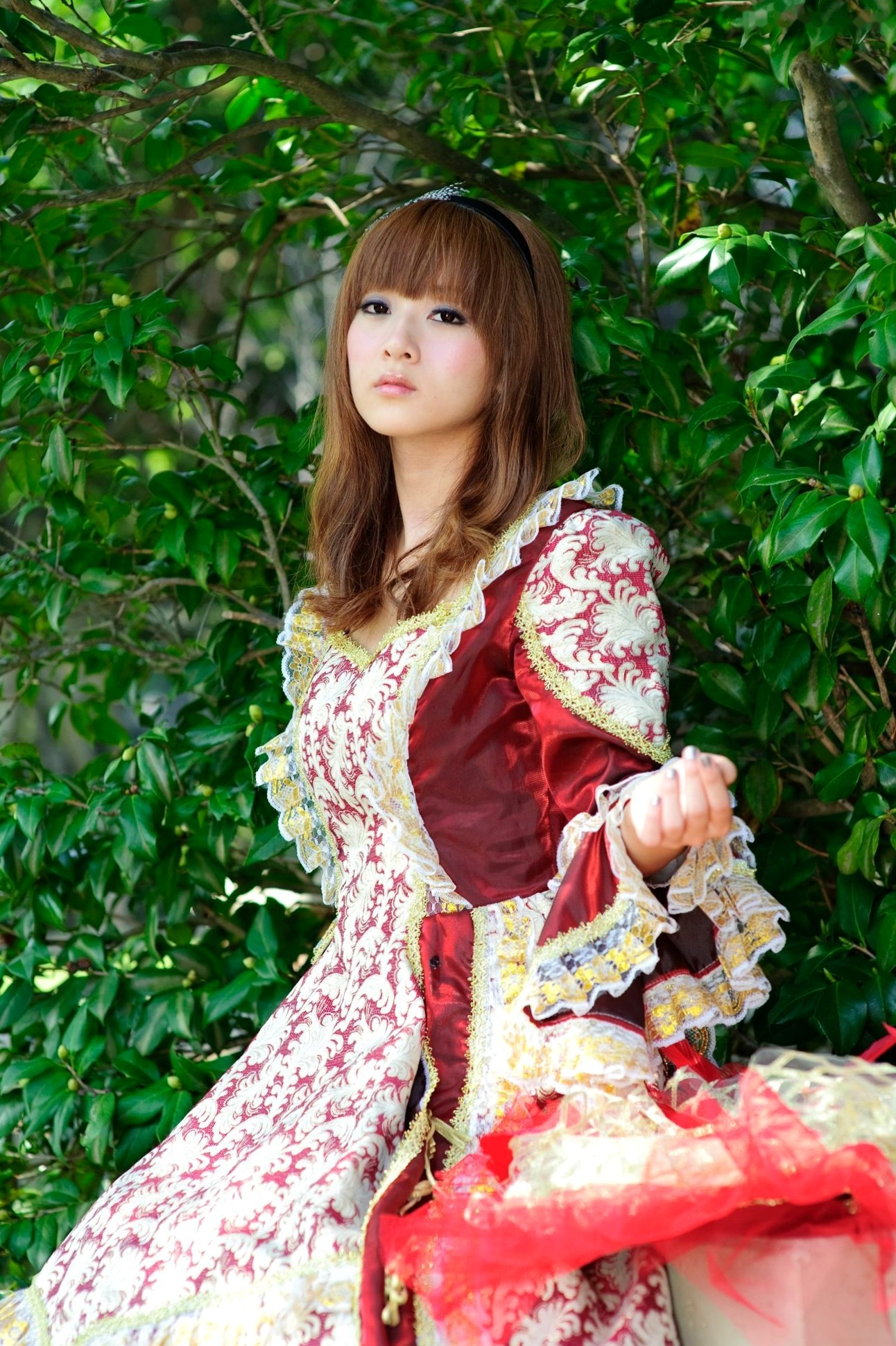 台湾正妹Mikako/果子MM户外唯美写真,华丽宫廷风与清新夏日裙装,双溪公园士林官邸赏心悦目实拍