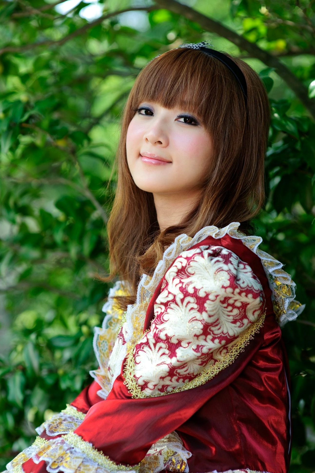 台湾正妹Mikako/果子MM户外唯美写真,华丽宫廷风与清新夏日裙装,双溪公园士林官邸赏心悦目实拍