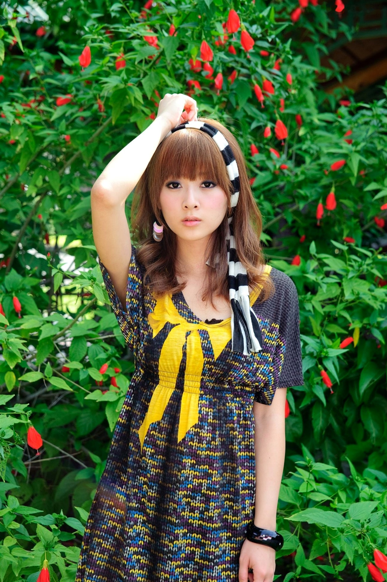 台湾正妹Mikako/果子MM户外唯美写真,华丽宫廷风与清新夏日裙装,双溪公园士林官邸赏心悦目实拍