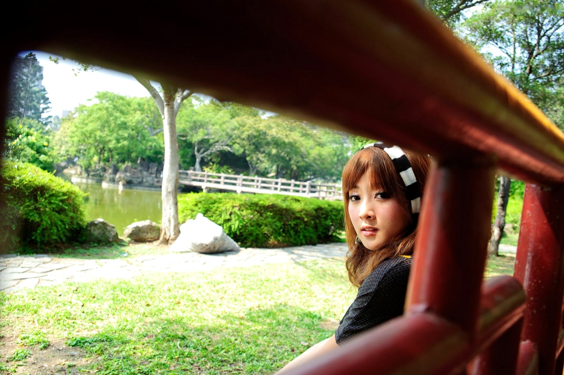 台湾正妹Mikako/果子MM户外唯美写真,华丽宫廷风与清新夏日裙装,双溪公园士林官邸赏心悦目实拍