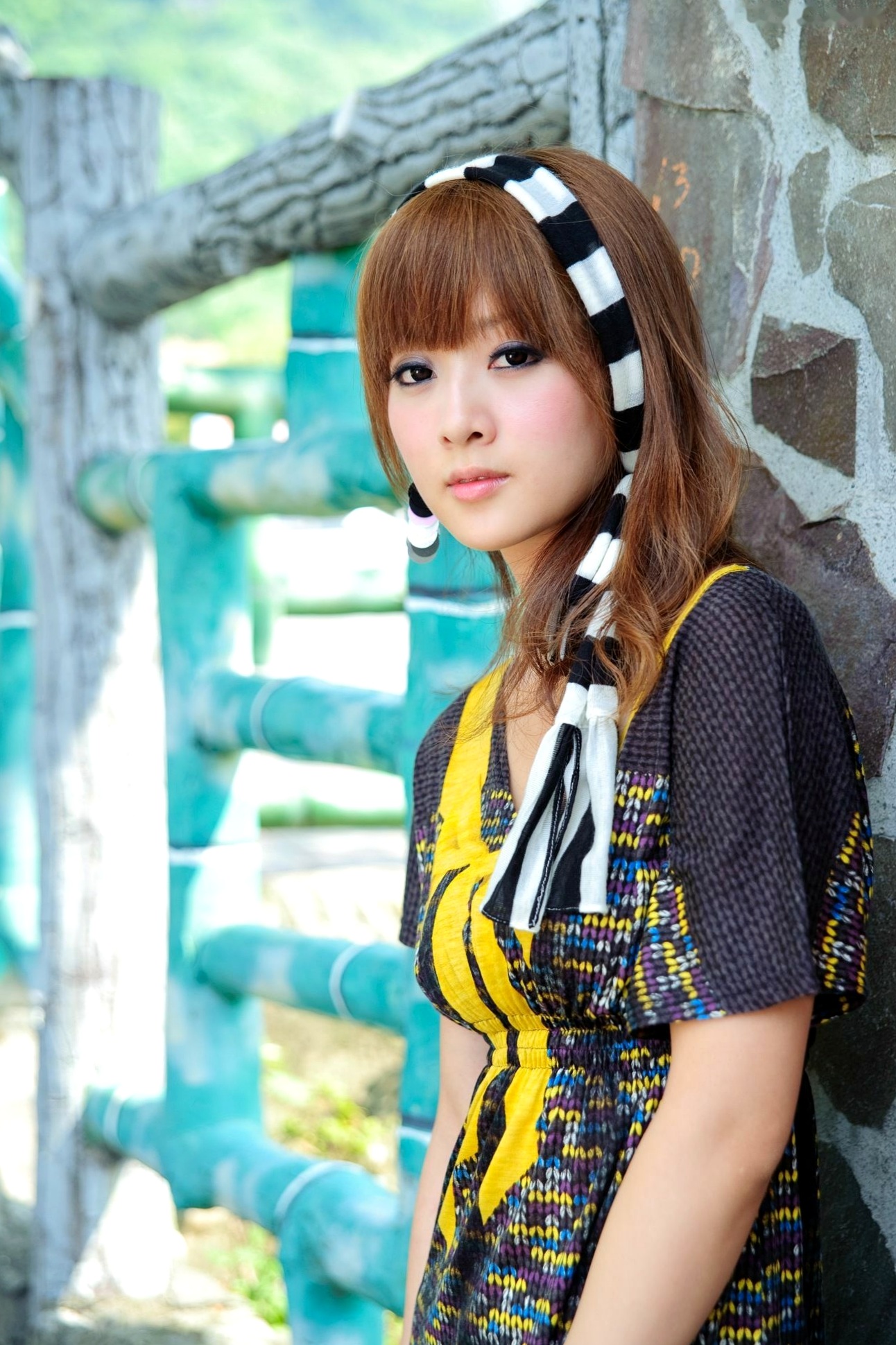 台湾正妹Mikako/果子MM户外唯美写真,华丽宫廷风与清新夏日裙装,双溪公园士林官邸赏心悦目实拍