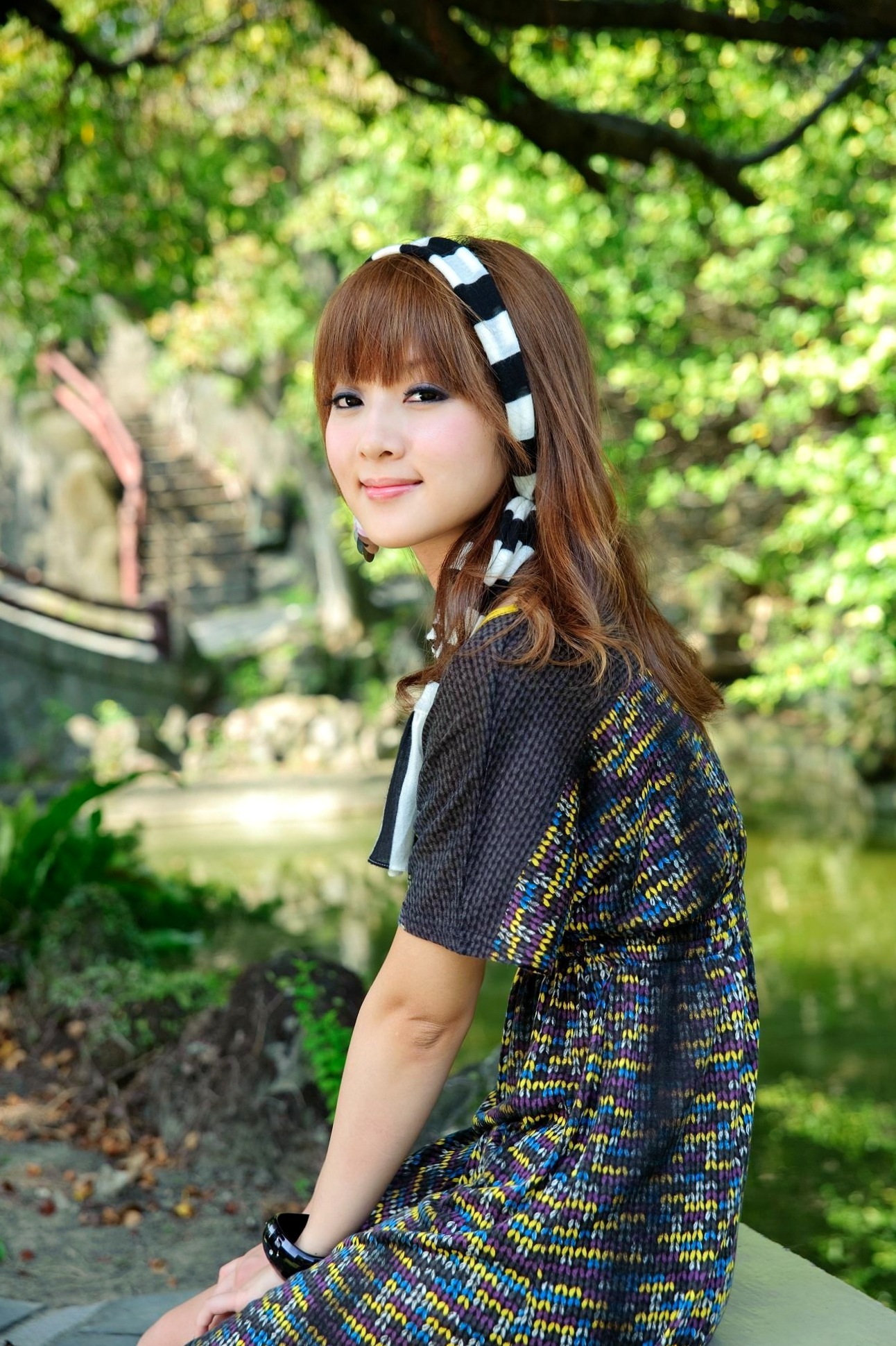 台湾正妹Mikako/果子MM户外唯美写真,华丽宫廷风与清新夏日裙装,双溪公园士林官邸赏心悦目实拍