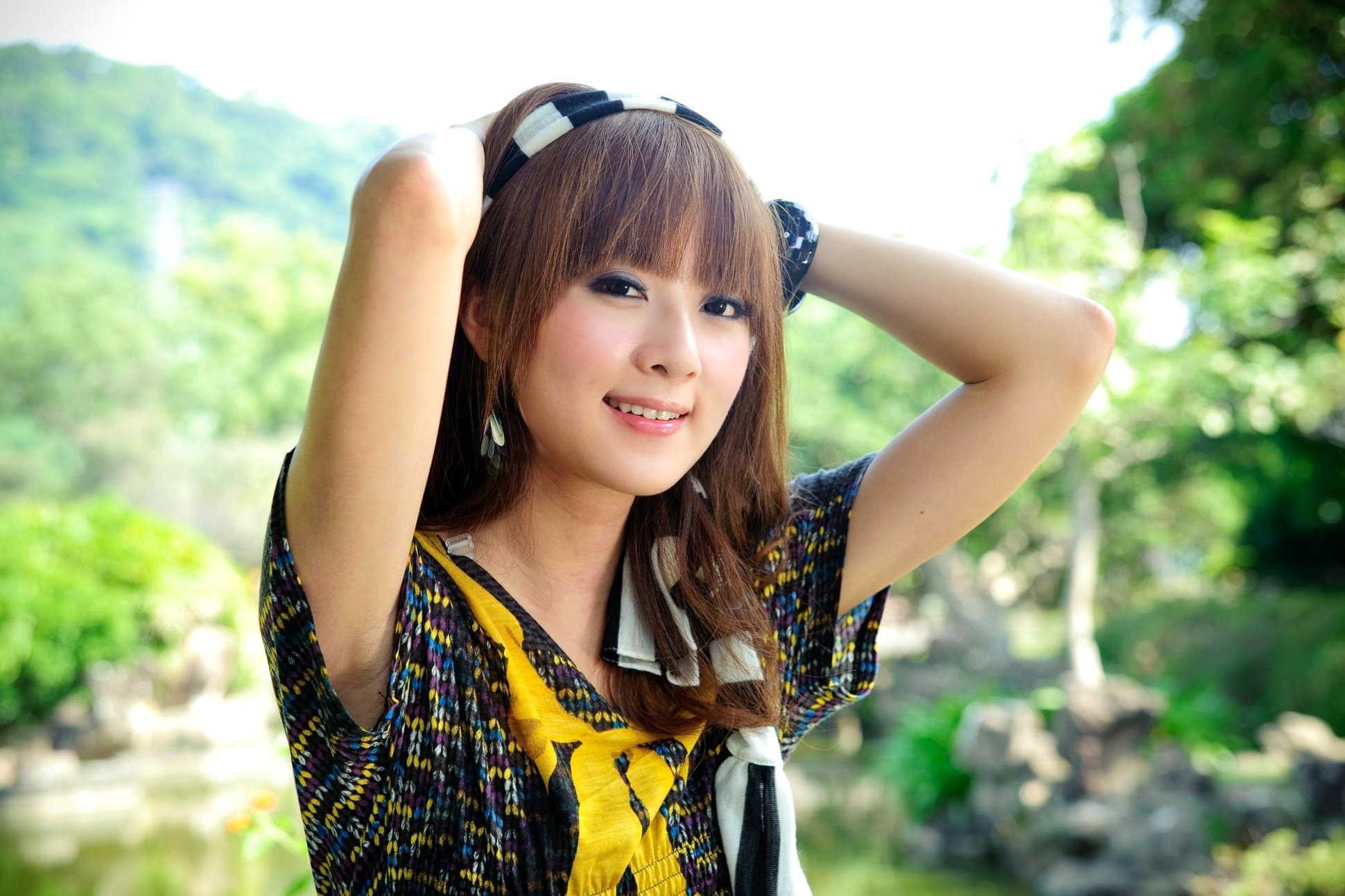 台湾正妹Mikako/果子MM户外唯美写真,华丽宫廷风与清新夏日裙装,双溪公园士林官邸赏心悦目实拍