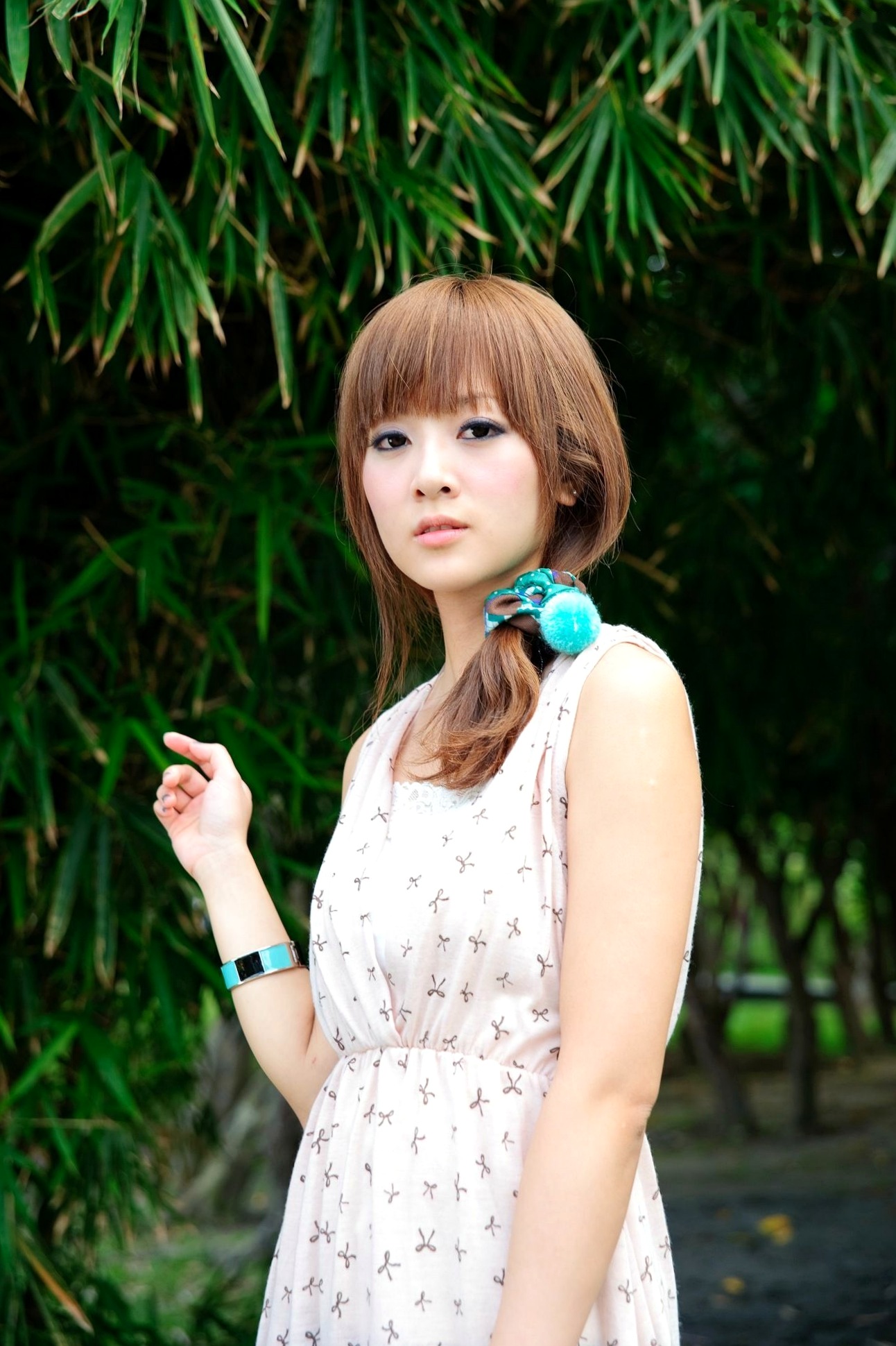 台湾正妹Mikako/果子MM户外唯美写真,华丽宫廷风与清新夏日裙装,双溪公园士林官邸赏心悦目实拍