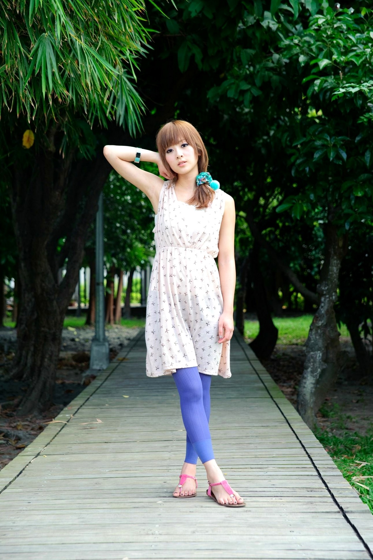 台湾正妹Mikako/果子MM户外唯美写真,华丽宫廷风与清新夏日裙装,双溪公园士林官邸赏心悦目实拍
