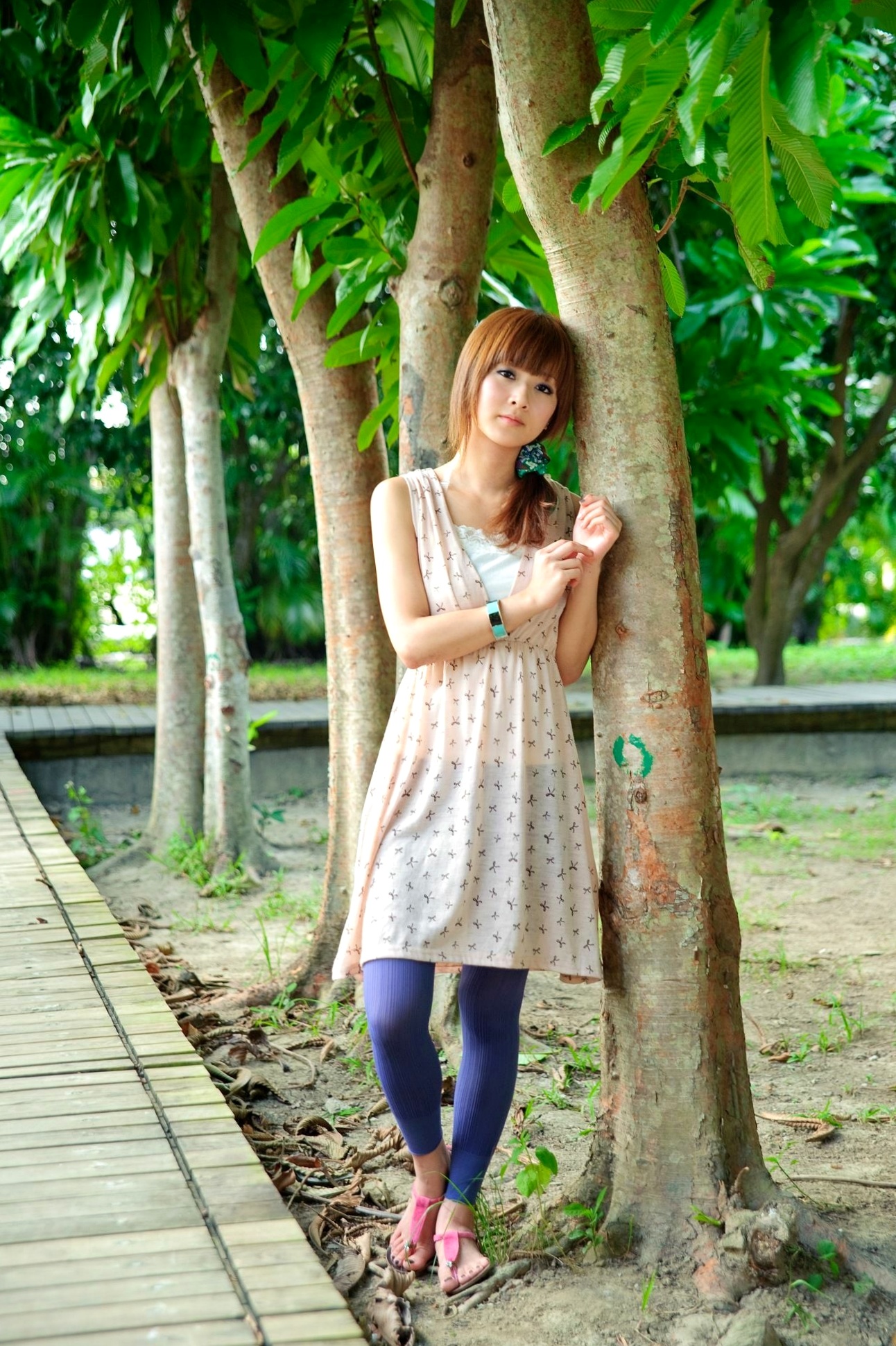 台湾正妹Mikako/果子MM户外唯美写真,华丽宫廷风与清新夏日裙装,双溪公园士林官邸赏心悦目实拍