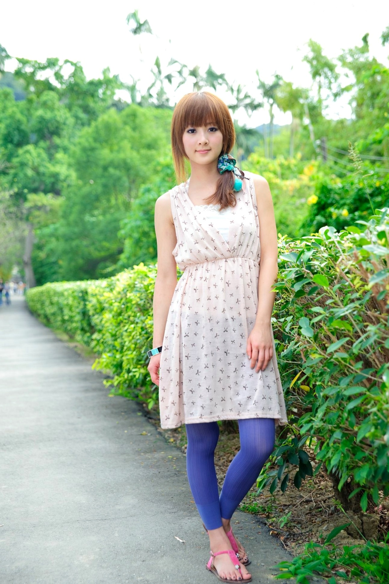 台湾正妹Mikako/果子MM户外唯美写真,华丽宫廷风与清新夏日裙装,双溪公园士林官邸赏心悦目实拍