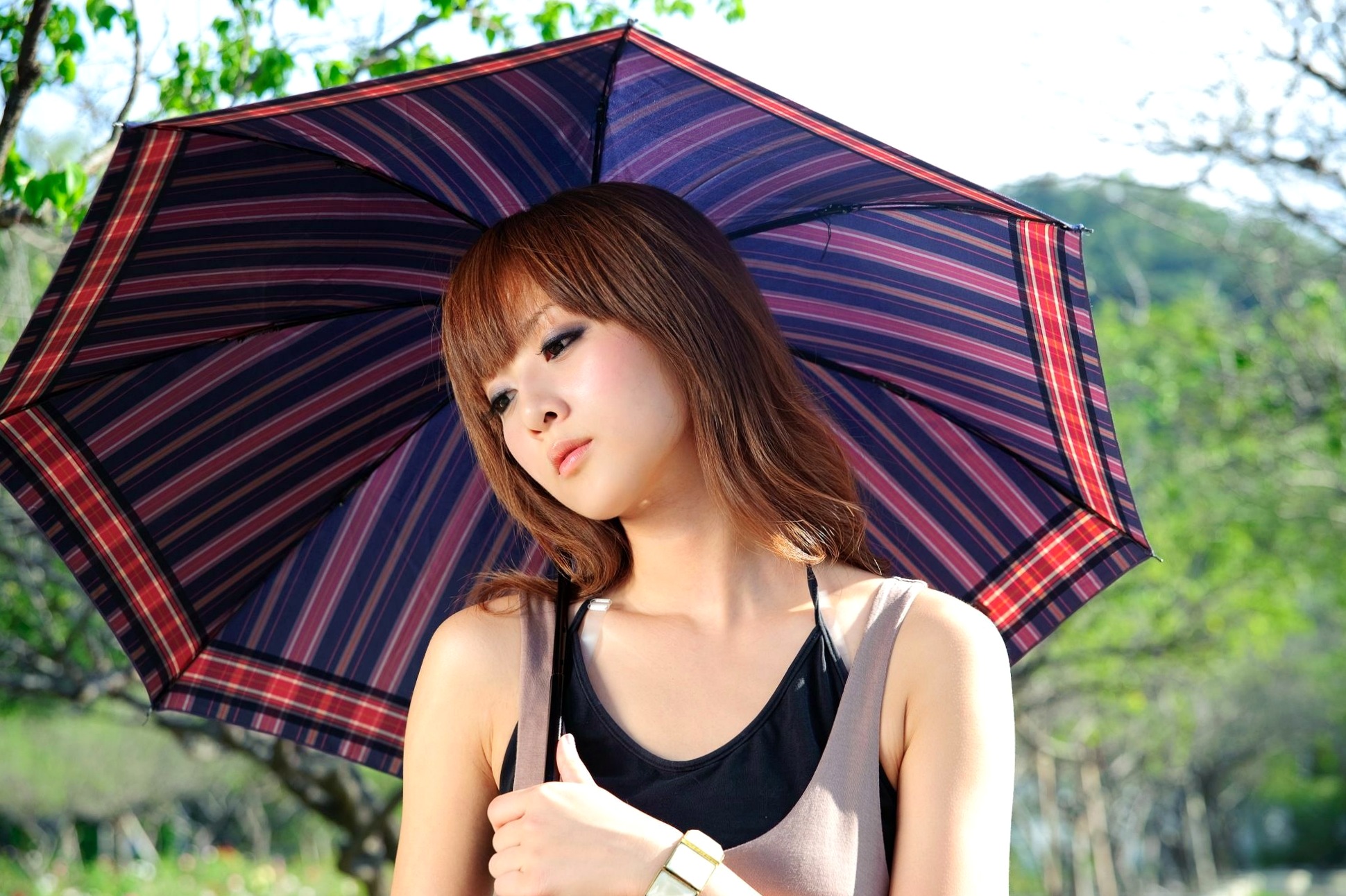 台湾正妹Mikako/果子MM户外唯美写真,华丽宫廷风与清新夏日裙装,双溪公园士林官邸赏心悦目实拍