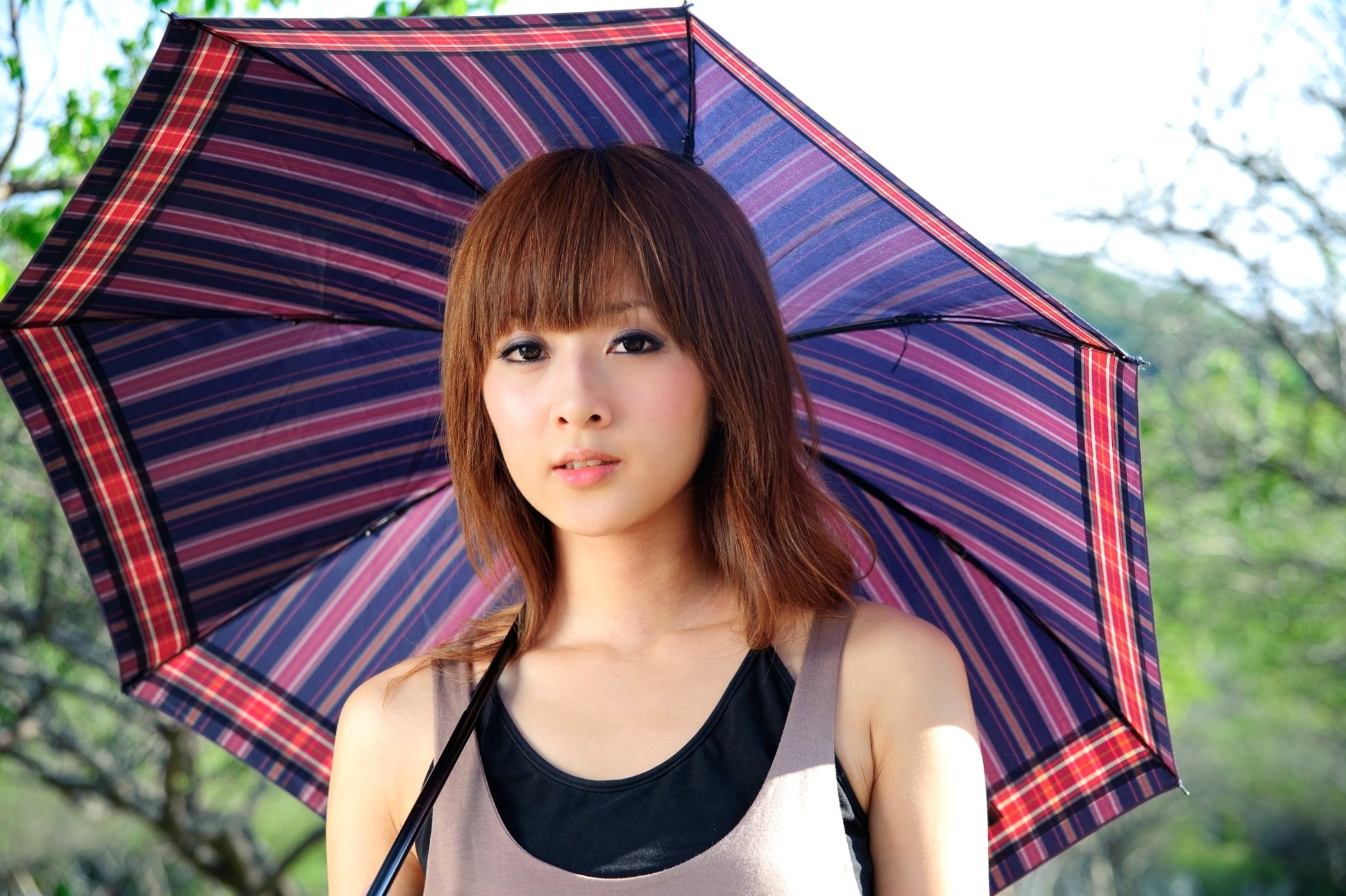 台湾正妹Mikako/果子MM户外唯美写真,华丽宫廷风与清新夏日裙装,双溪公园士林官邸赏心悦目实拍